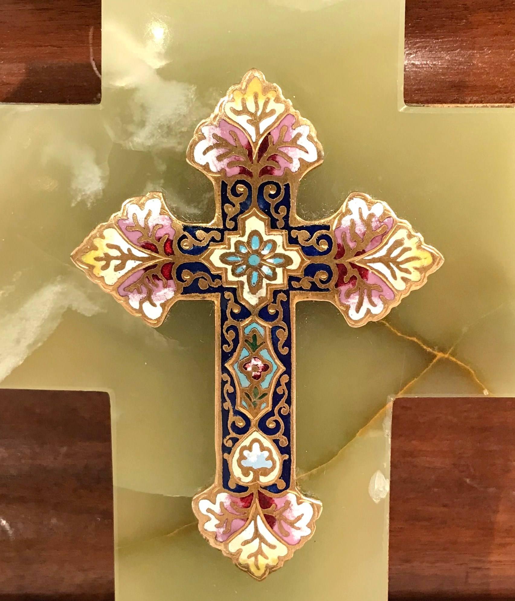 This marble and cloisonné cross with a holy water recipient was created in France, circa 1880. The antique piece has beautiful, intricate cloisonné work with enamel, stone and bronze and a gleaming light green marble base. The religious object is in