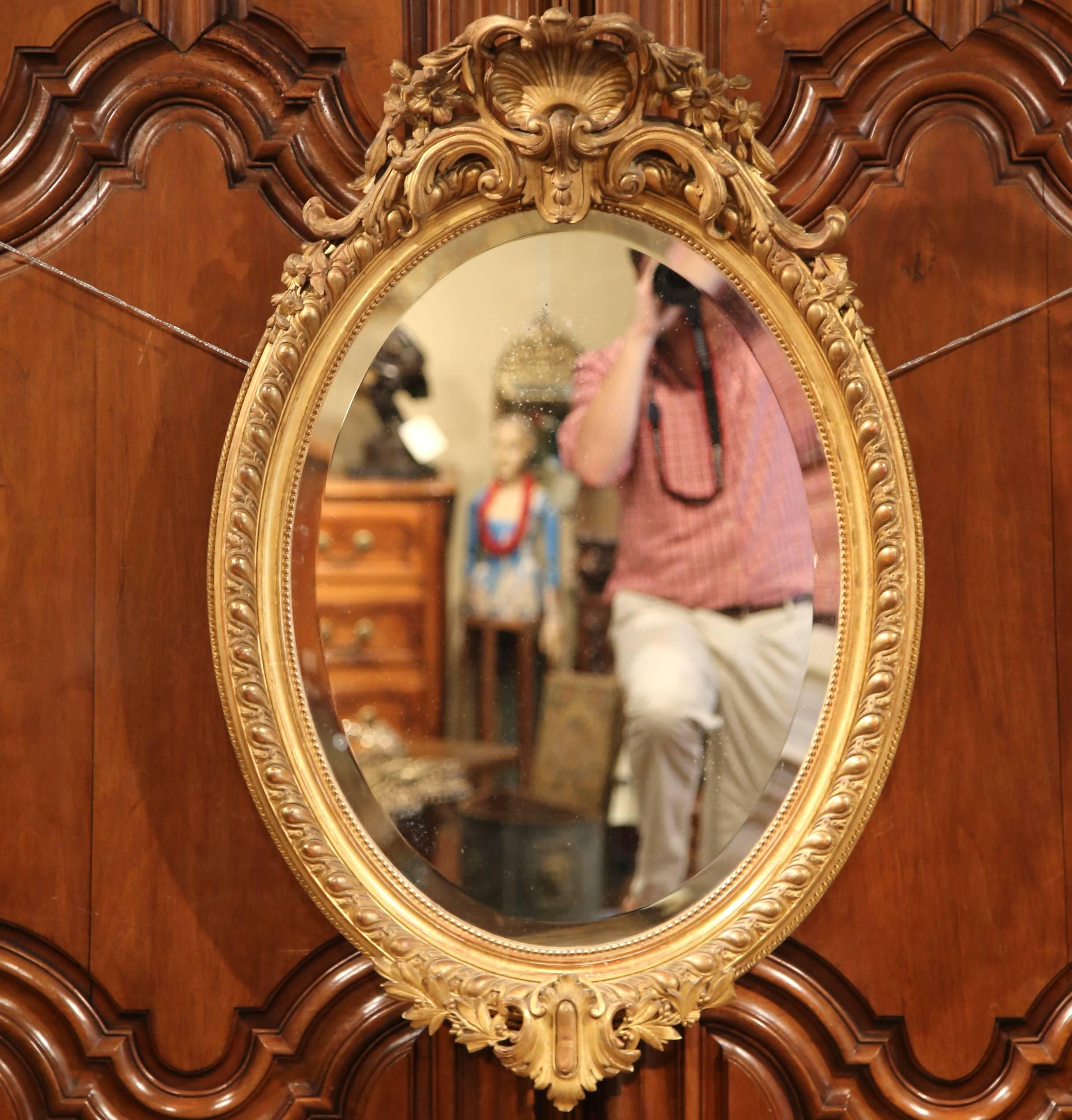 19th Century French Louis XV Carved Giltwood Oval Mirror with Shell Cartouche 3