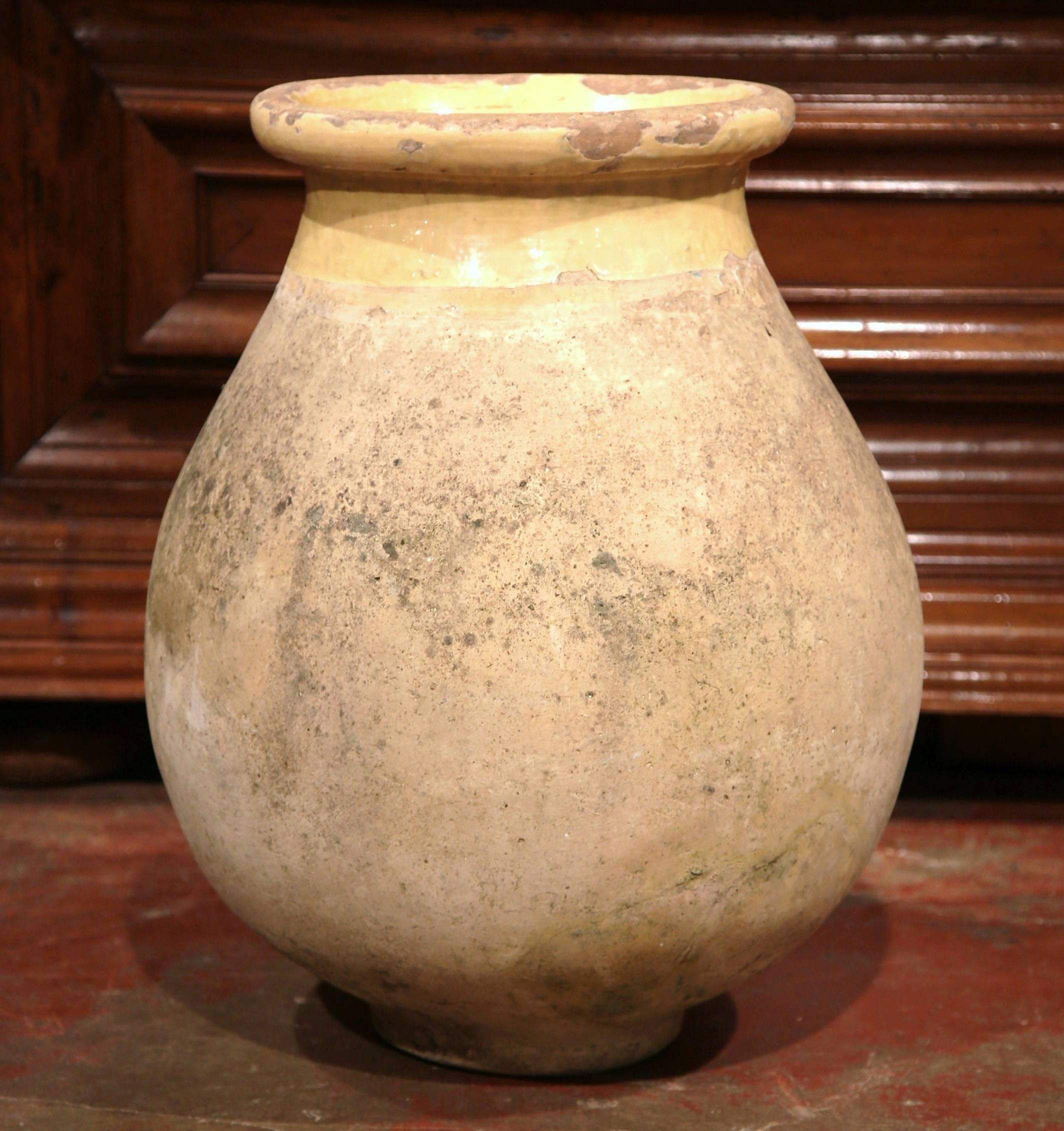 Large 19th Century French Terracotta Olive Jar from Provence In Excellent Condition In Dallas, TX