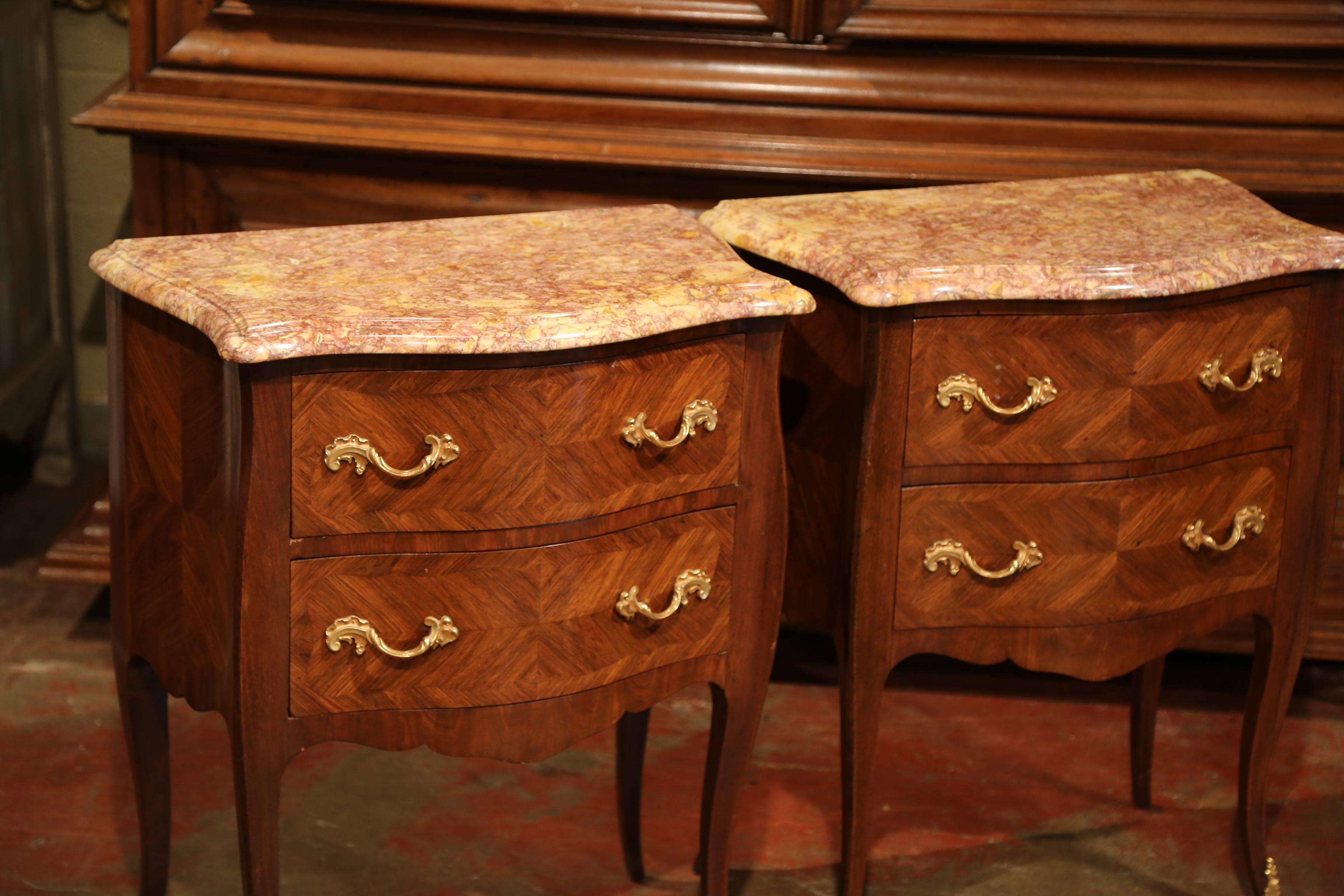 Pair of Early 20th Century Louis XV Bombe Commodes Nightstands with Marble Top In Excellent Condition In Dallas, TX