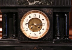 pendule de cheminée française du 19ème siècle en marbre incrusté noir et vert