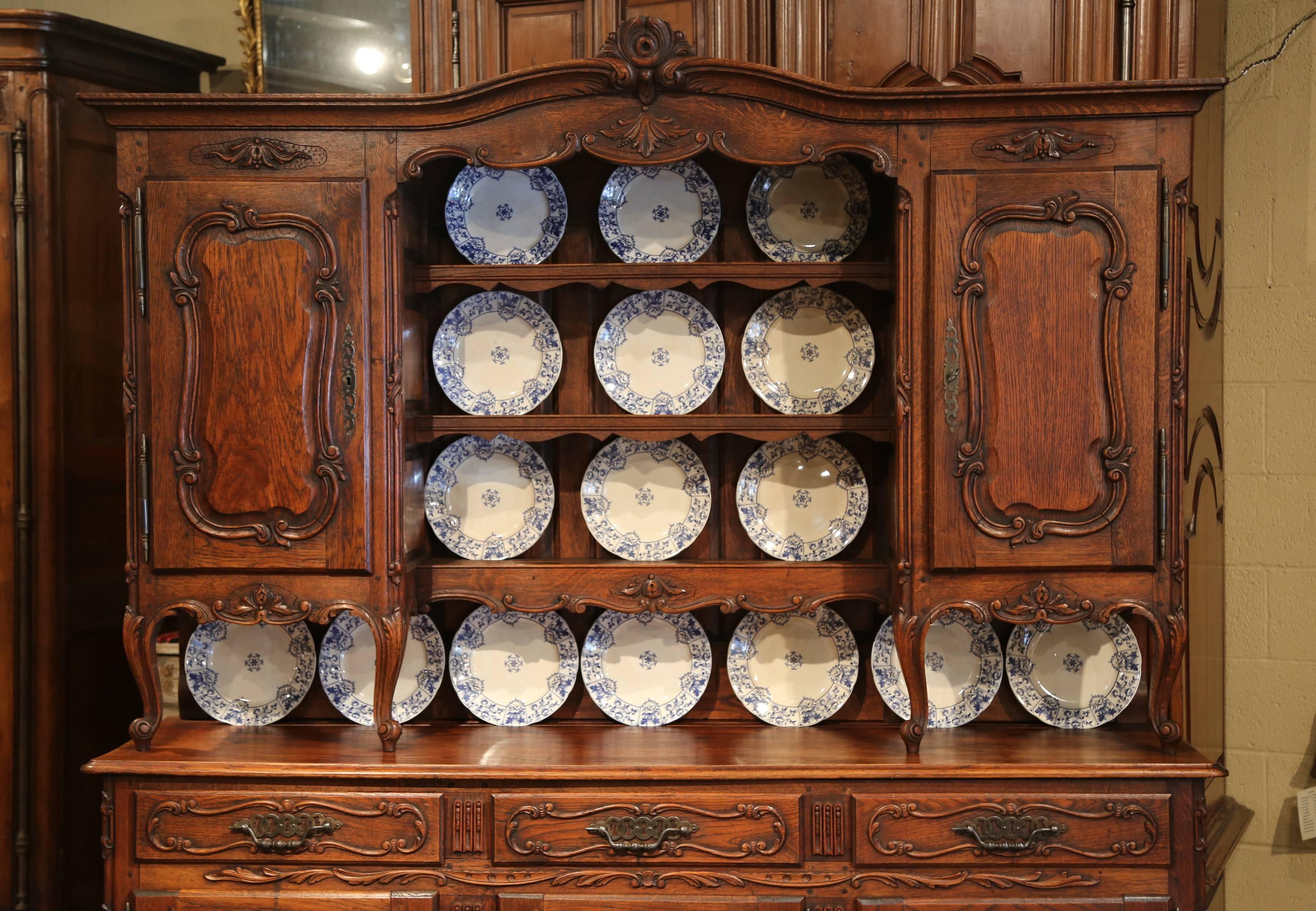 Hand-Carved Early 20th Century French Louis XV Carved Oak Buffet Vaisselier from Normandy