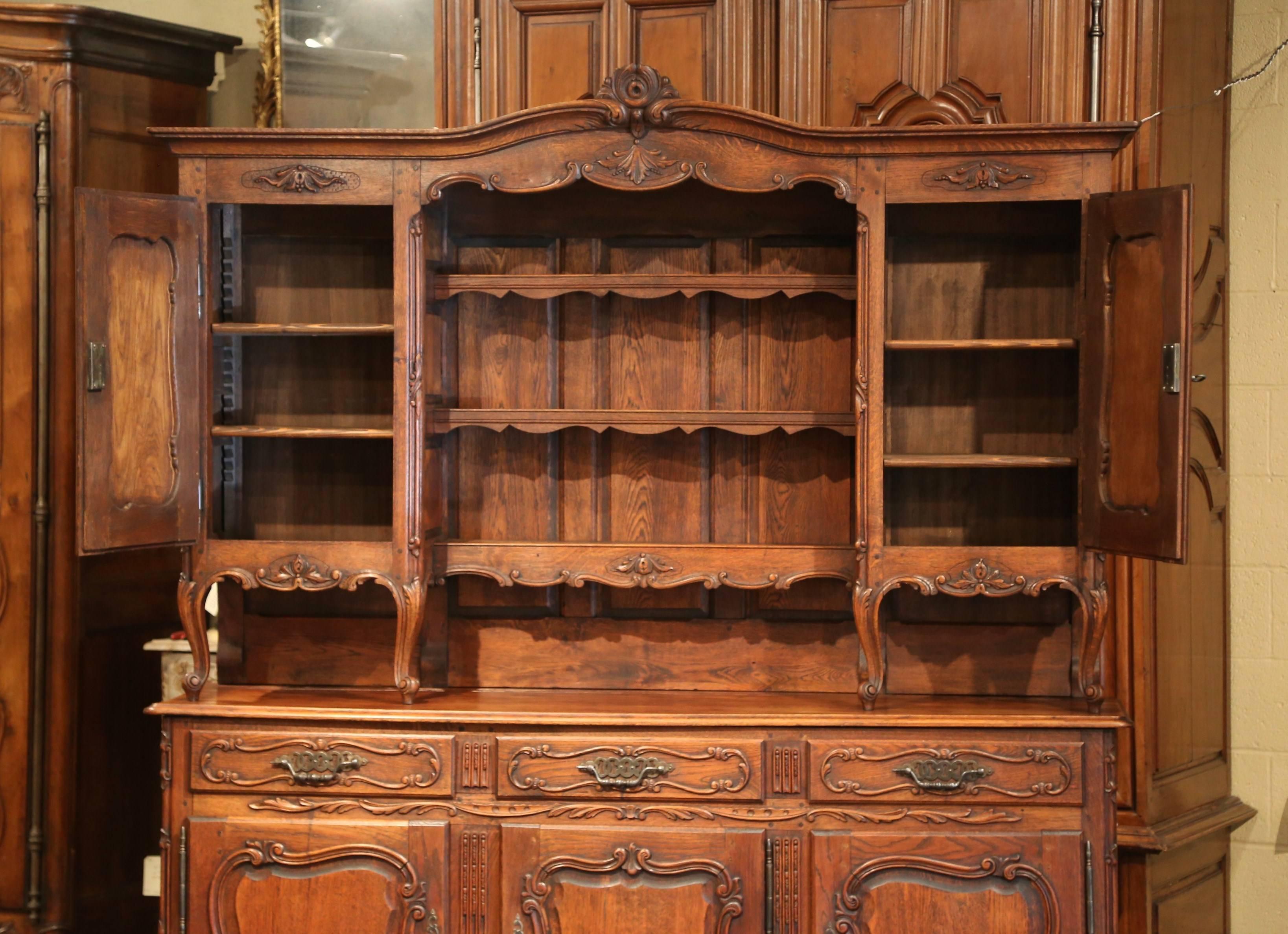 Early 20th Century French Louis XV Carved Oak Buffet Vaisselier from Normandy 5