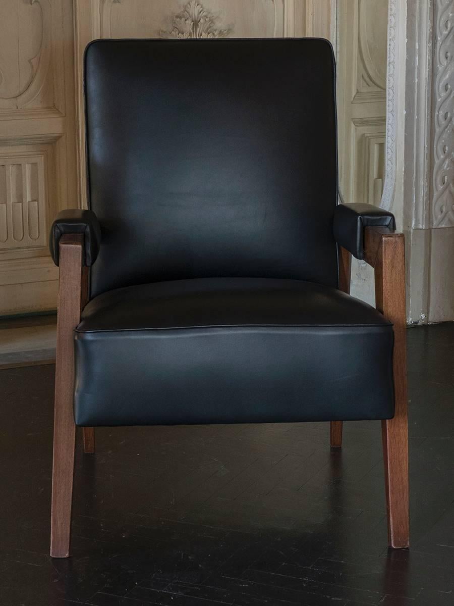 Original Mahogany structure newly reupholstered in vintage soft black leather, beautiful vintage patina.