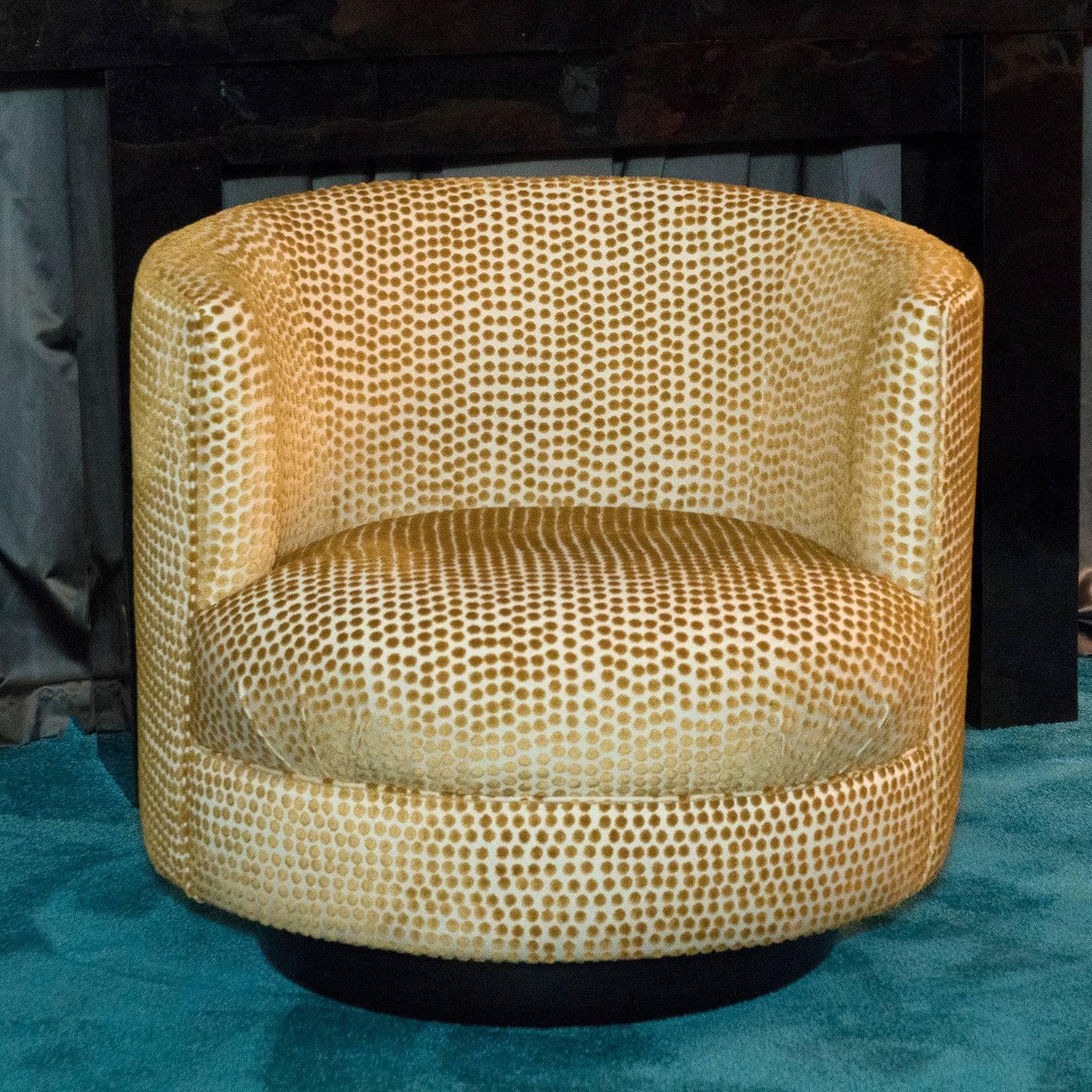 Mid-Century Modern Midcentury Swivel Armchairs in the Style of Milo Baughman