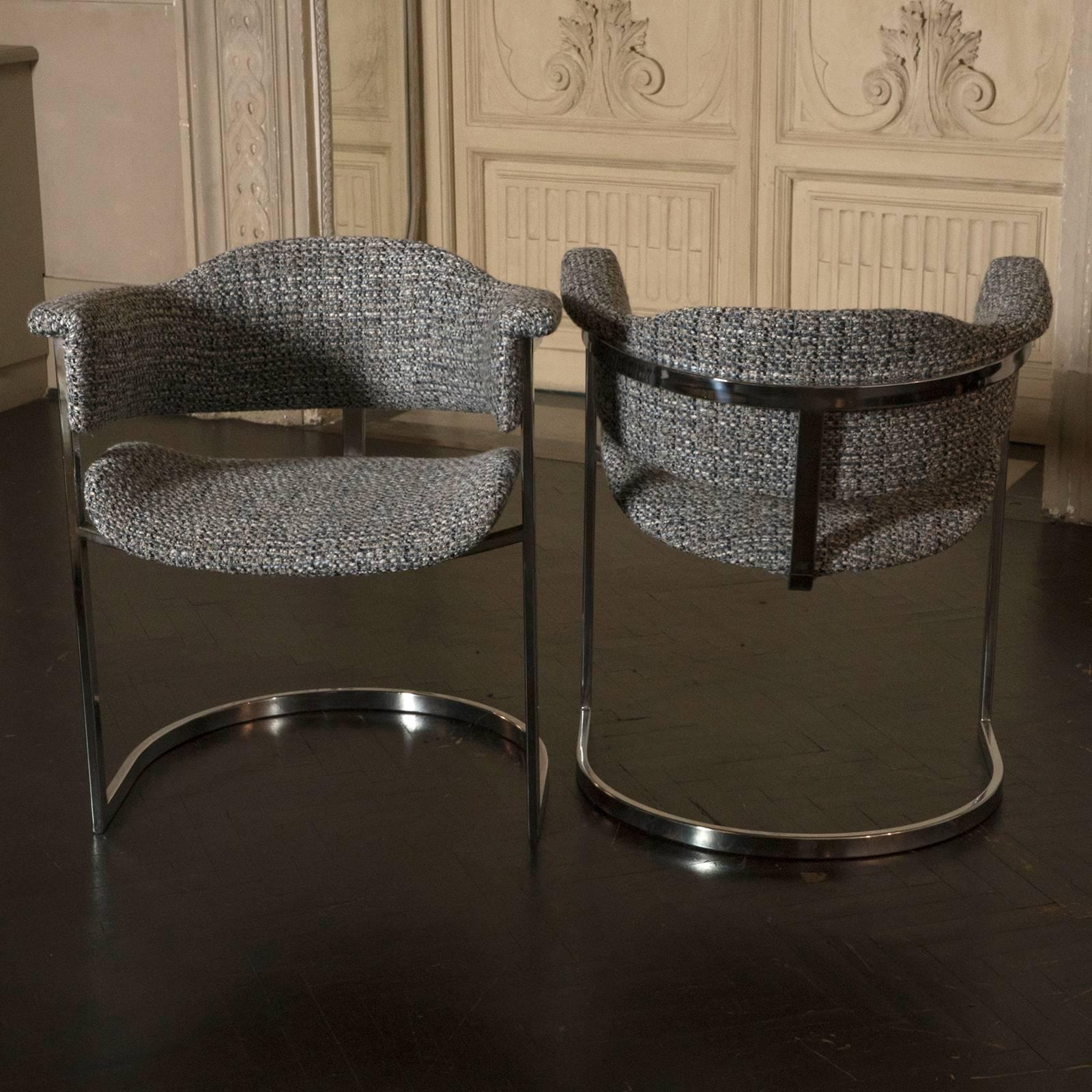 Chromed steel structure with beautiful vintage patina and in perfect condition, newly reupholstered in wool/cotton Bouclè Fabric.