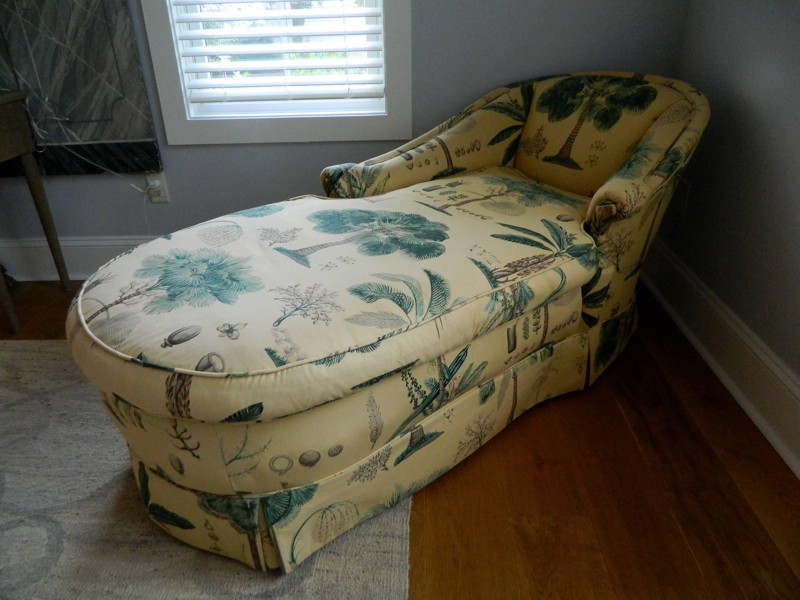 Upholstered Chaise Lounge, Mid-20th Century In Excellent Condition In Savannah, GA