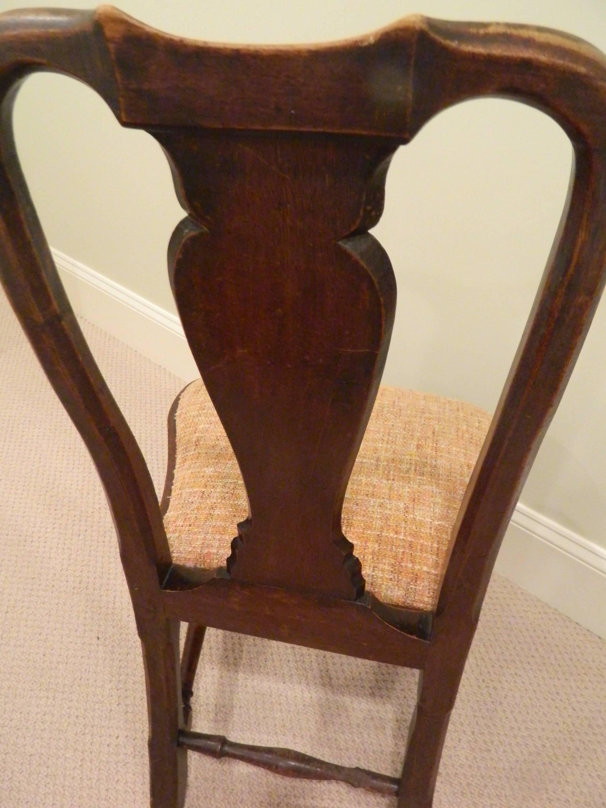 American Queen Anne Walnut Side Chair, New England, circa 1740-1760 In Good Condition In Savannah, GA