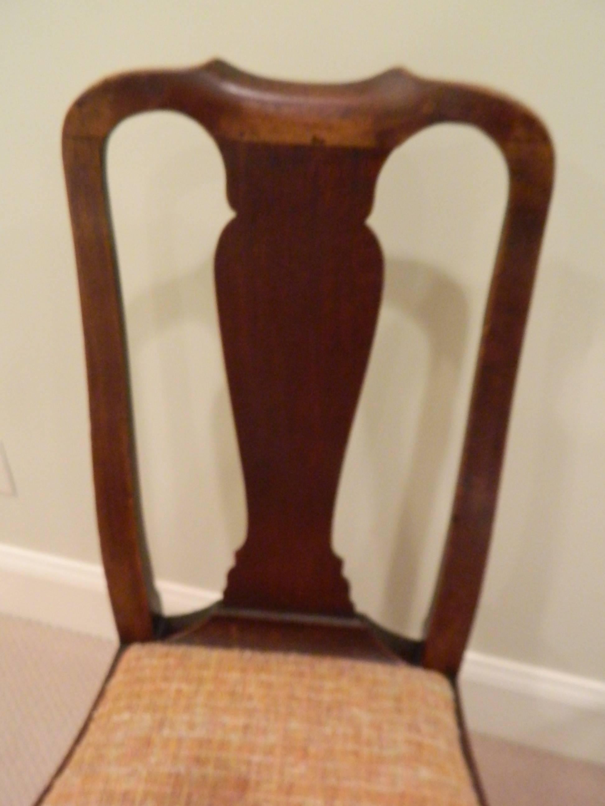 American Queen Anne Walnut Side Chair, New England, circa 1740-1760 1