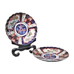 Pair of Japanese Meiji Period Imari Chargers with Scalloped Edges, 19th Century 8