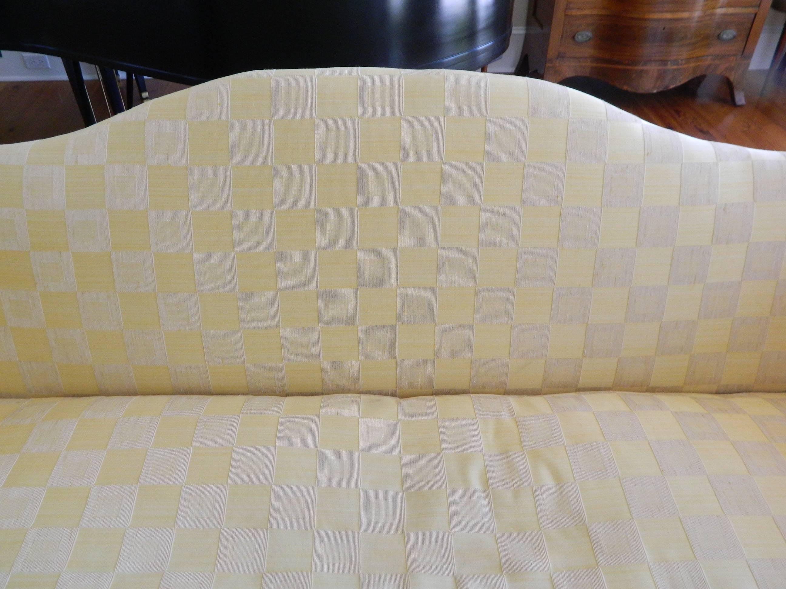 American Fine Chippendale Federal Style Upholstered Sofa, circa 1780 In Excellent Condition In Savannah, GA