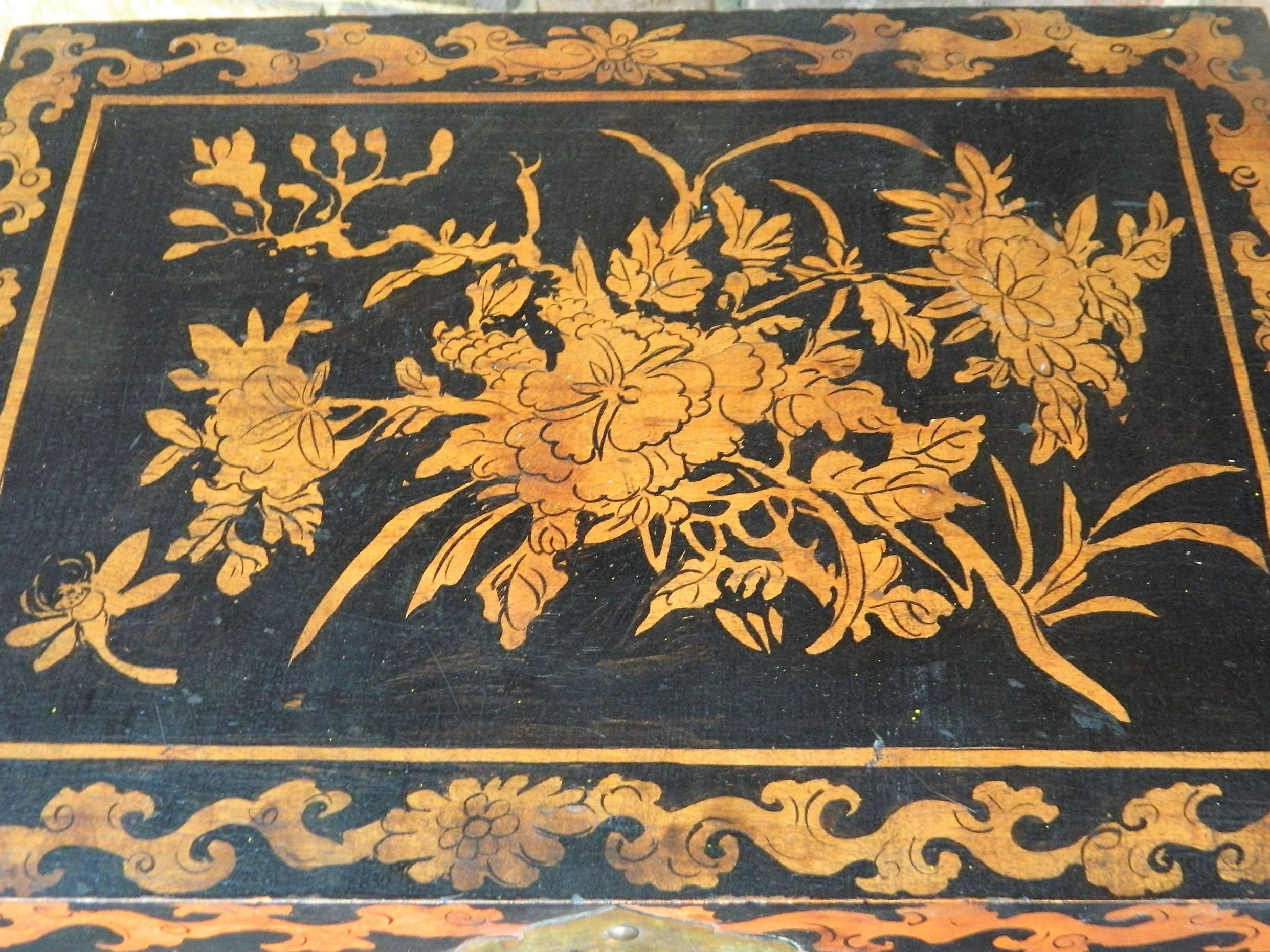 English Chinoiserie Box on a Later Stand, 19th Century 2