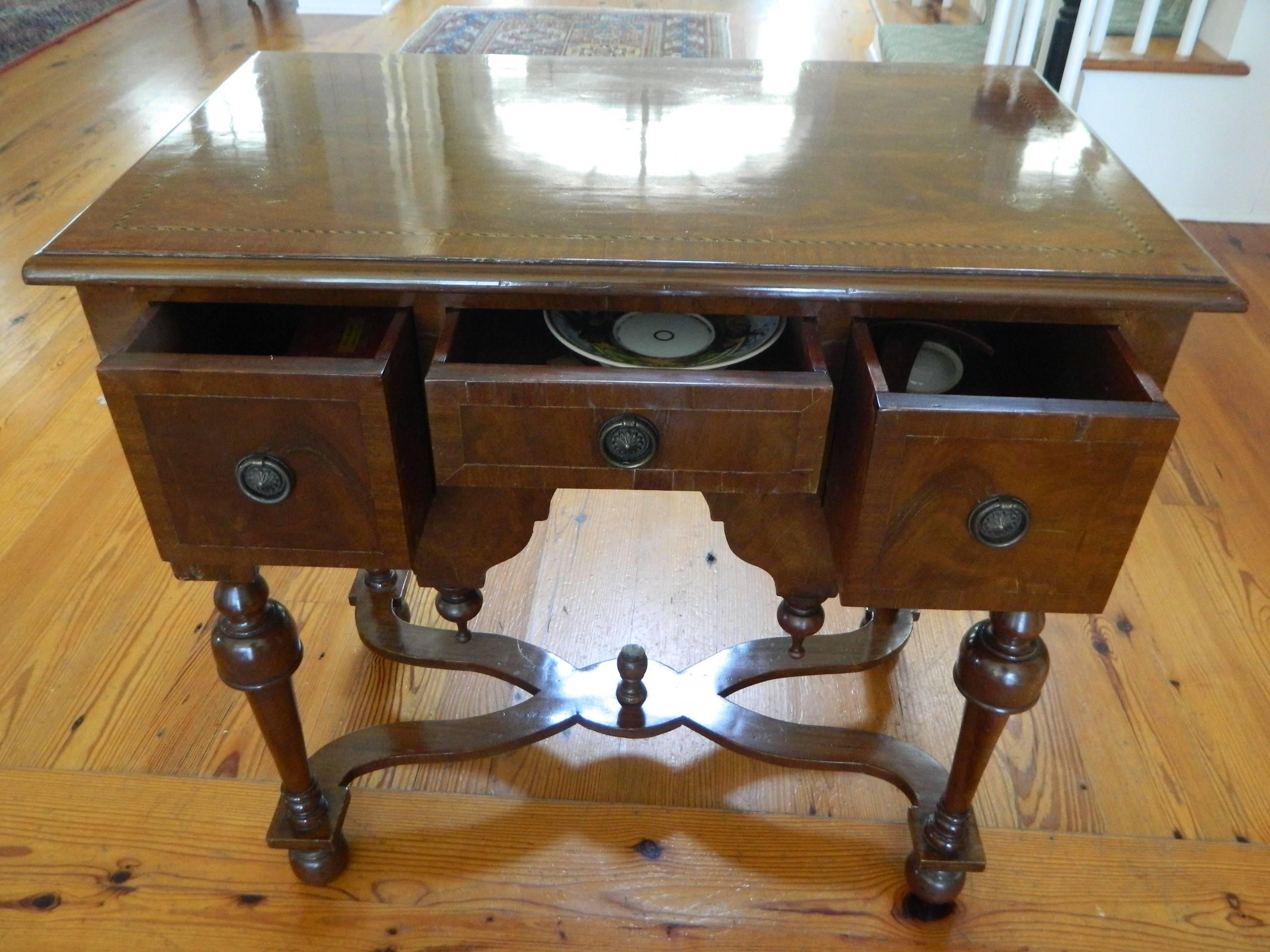 George II Mahogany Three-Drawer Lowboy or Dressing Table, 19th Century (George II.)