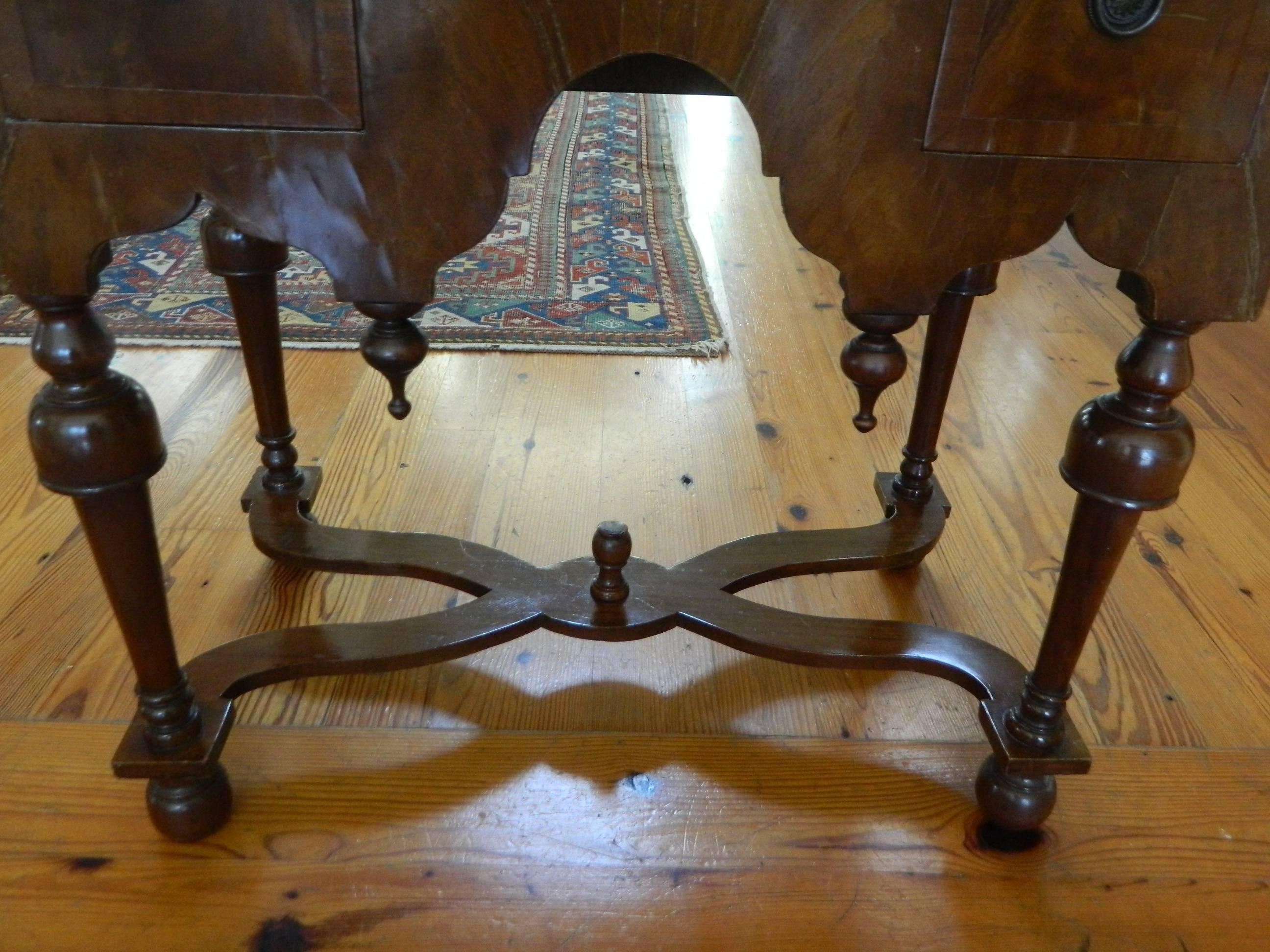 George II Mahogany Three-Drawer Lowboy or Dressing Table, 19th Century In Excellent Condition In Savannah, GA