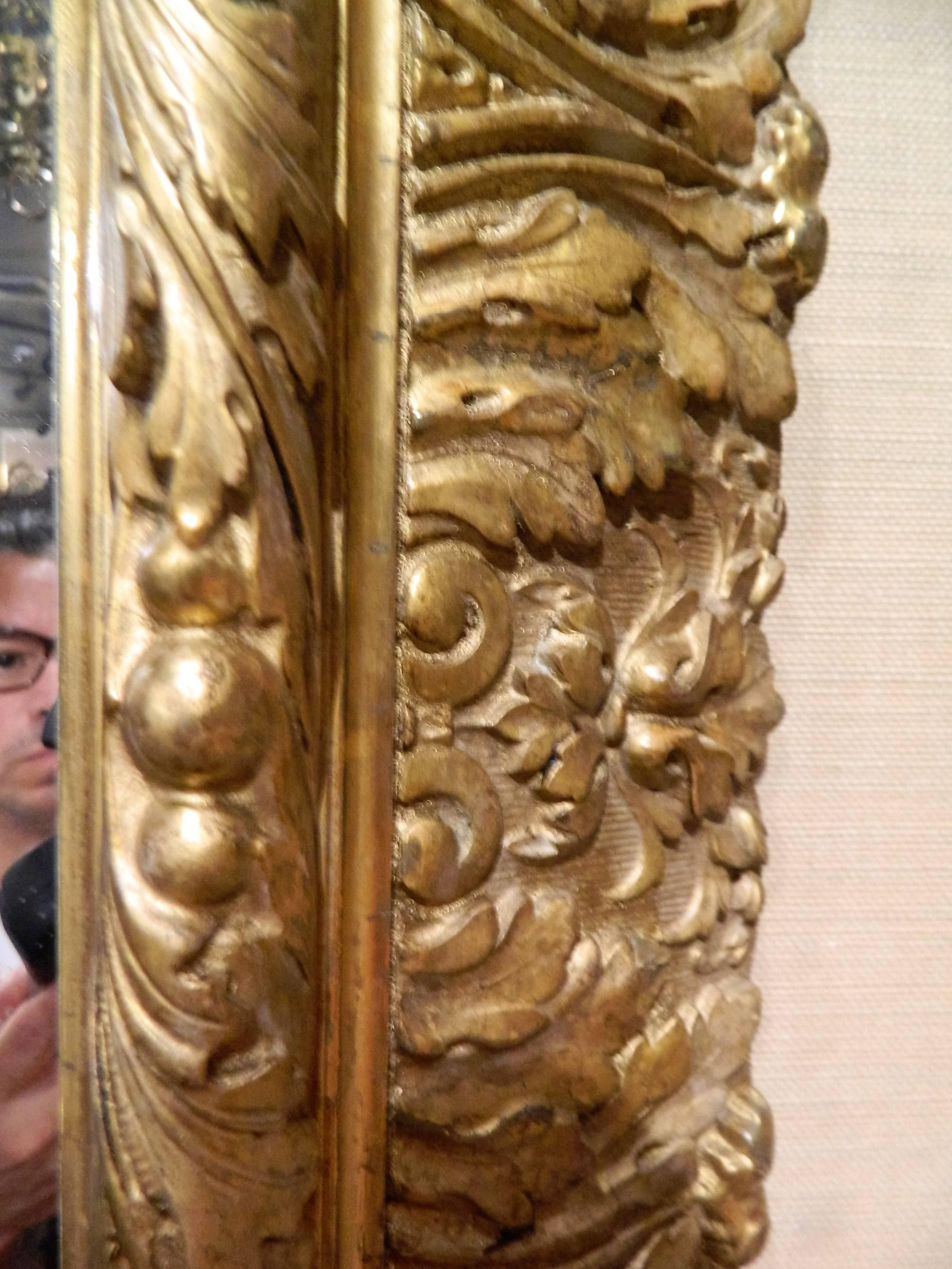 Anglais Miroir anglais à bordure dorée à la feuille d'or et à l'eau, vers 1850-1880 en vente
