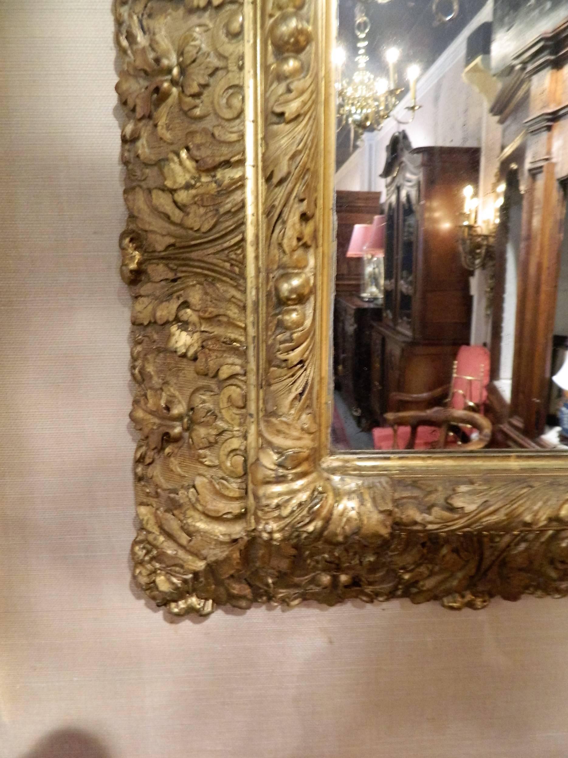 Bois Miroir anglais à bordure dorée à la feuille d'or et à l'eau, vers 1850-1880 en vente