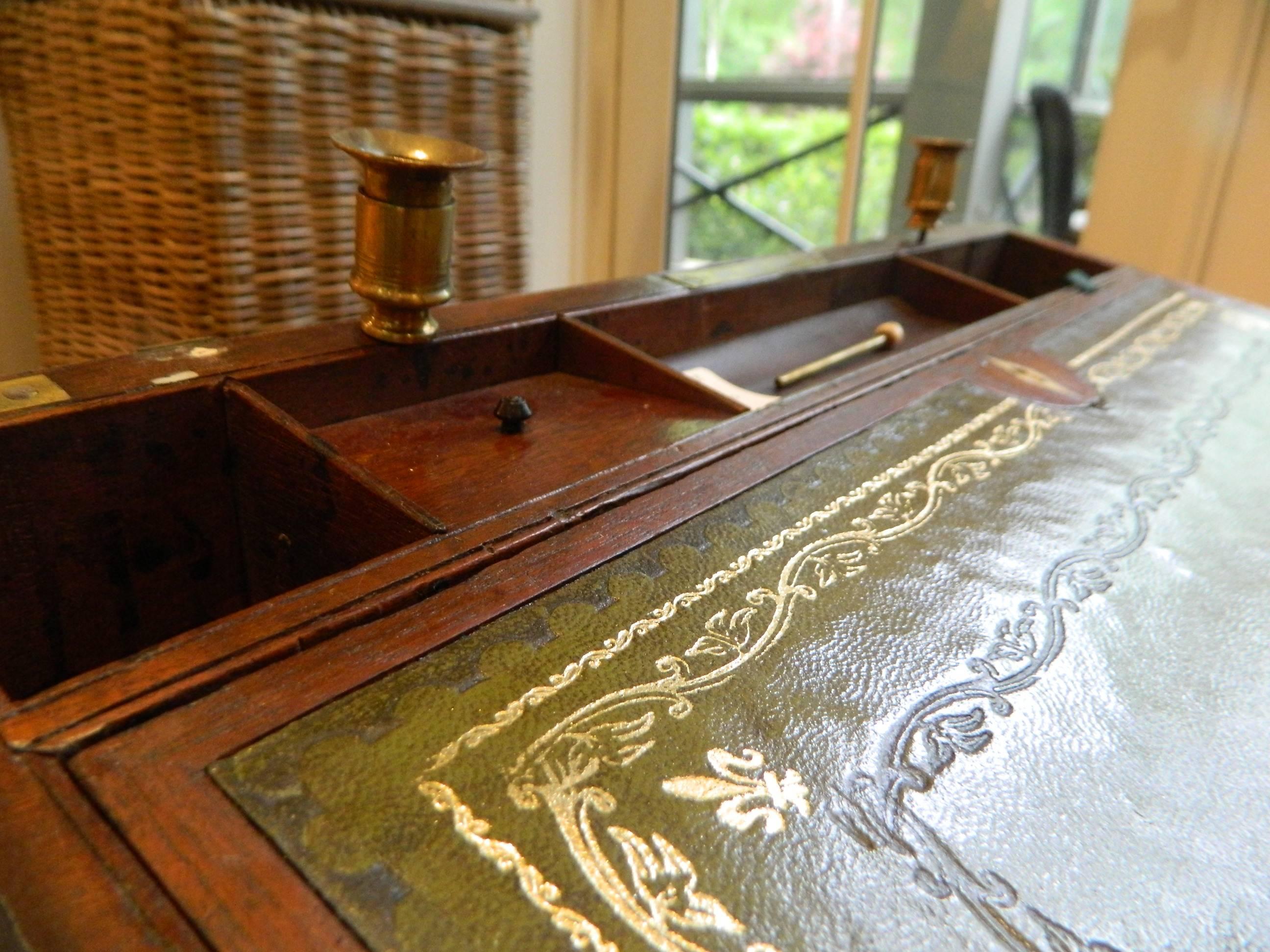 English Mahogany Lap Desk on a Custom-Made Stand, 19th Century 1