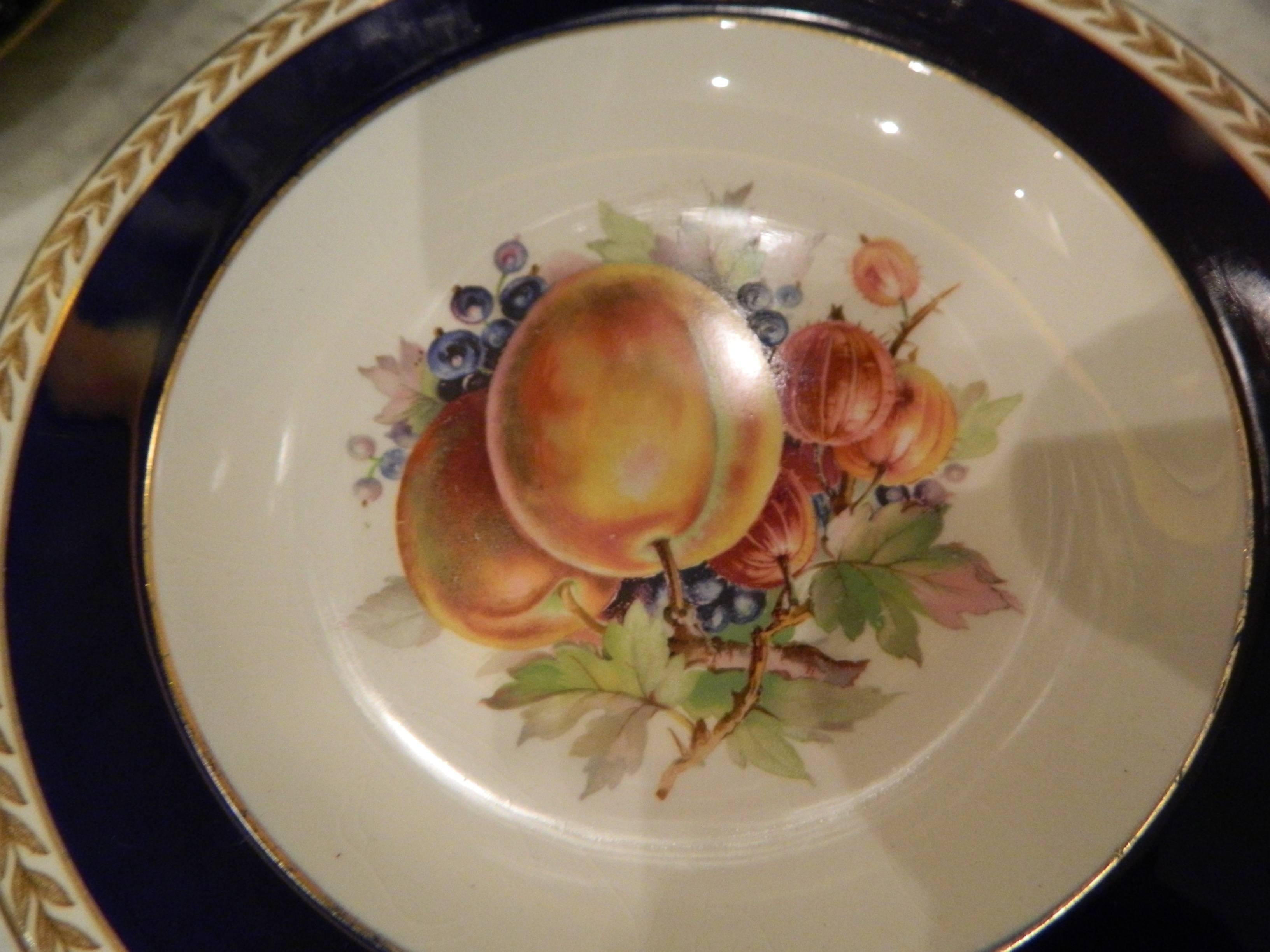 Set of Seven Crown Ducal Luncheon Plates, 20th Century In Excellent Condition In Savannah, GA
