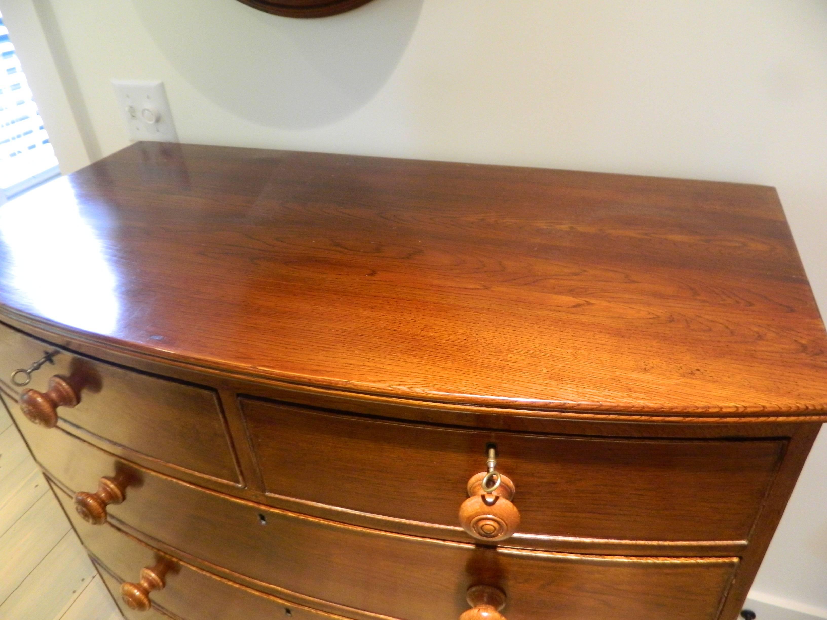 American Georgian Style Mahogany Two over Three Chest of Drawers, 20th Century