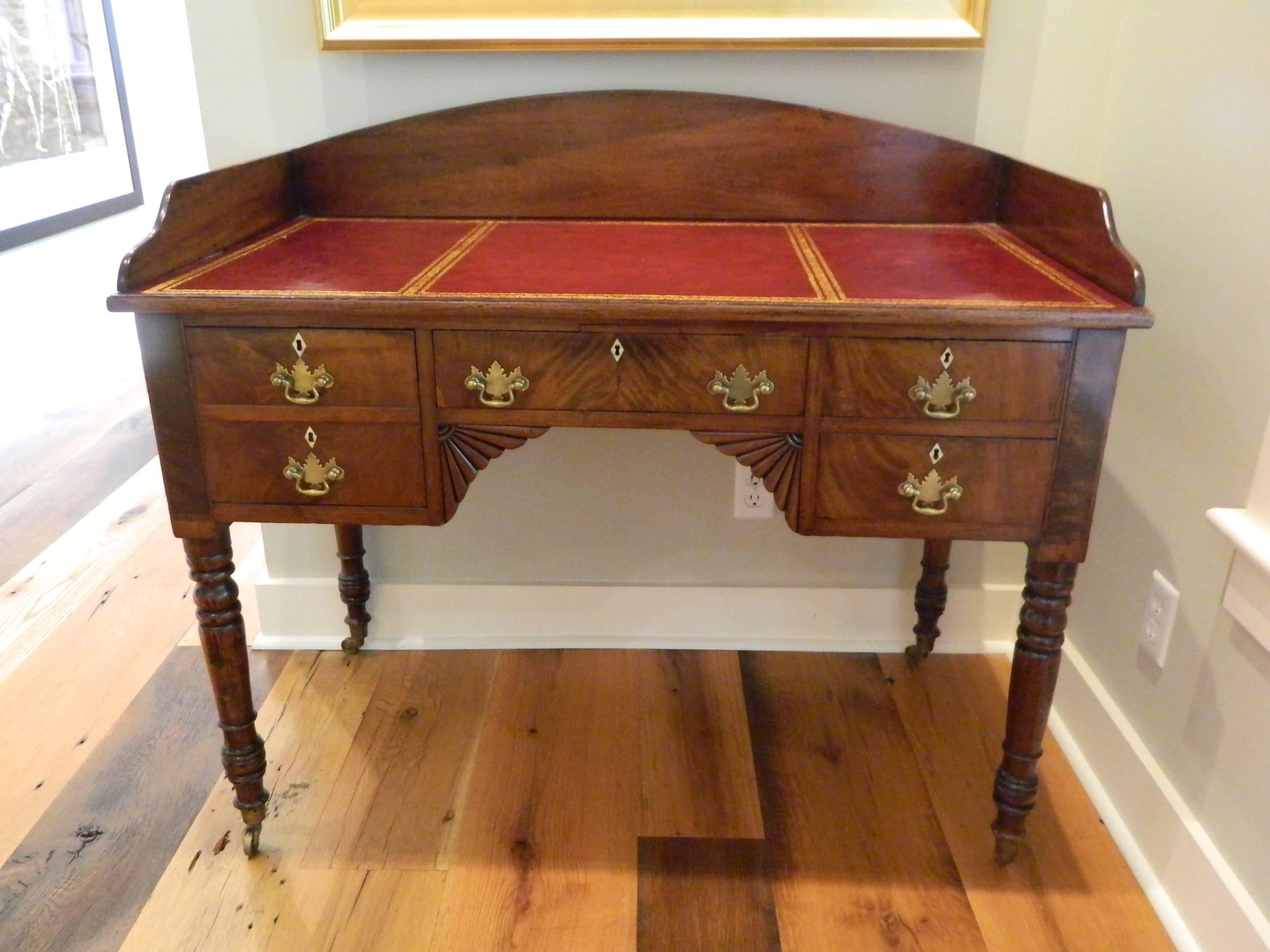 William & Mary Mahogany Desk with a Red Leather Top, 19th Century 4