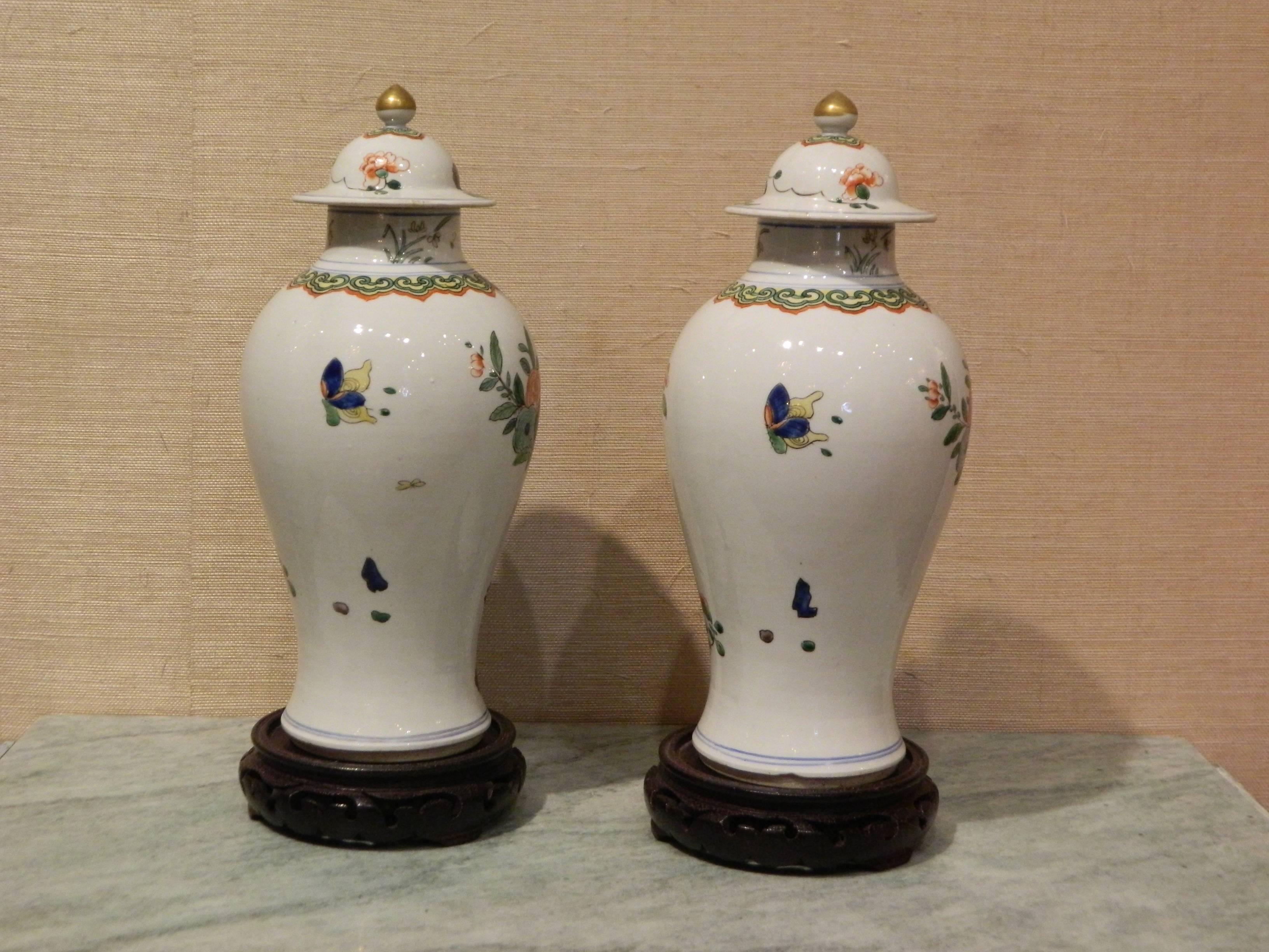 Pair of Chinese Covered Vases with Rosewood Stands, Early 20th Century 1