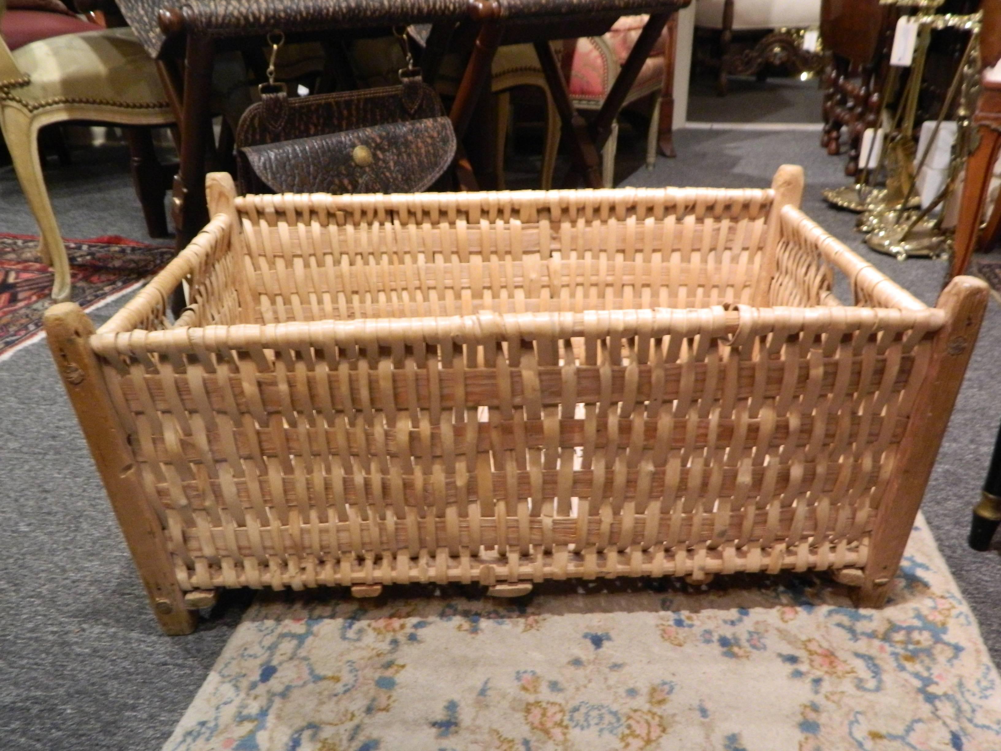French rectangular laundry basket, late 19th century.