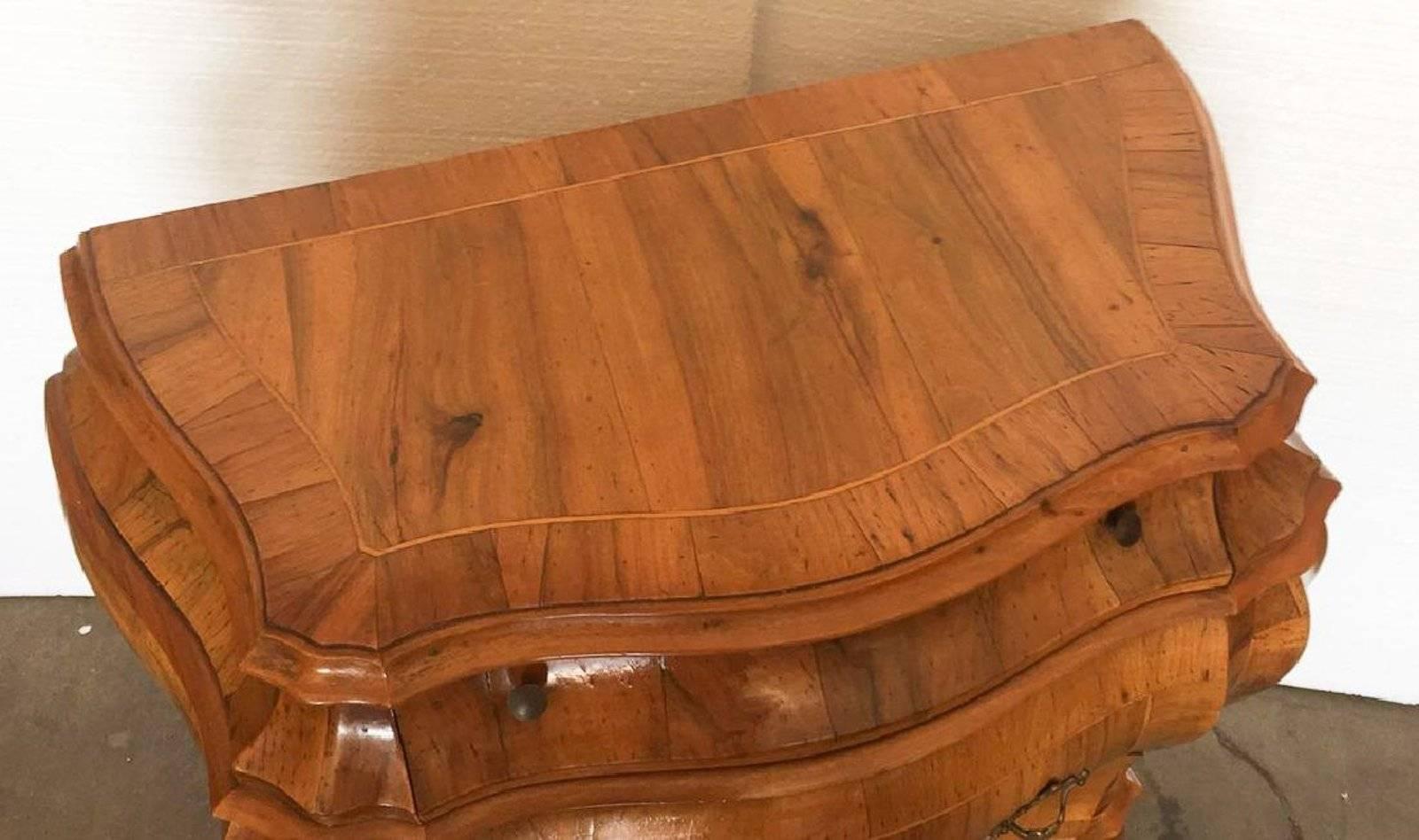 Italian Olivewood Bombe Commode or Chest, Early 20th Century In Excellent Condition In Savannah, GA