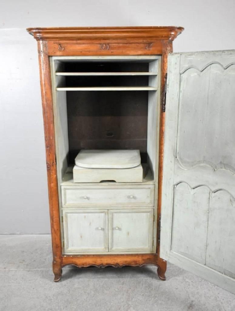 French Provincial Louis XV Fruitwood Bonnetiere, 18th Century In Excellent Condition In Savannah, GA