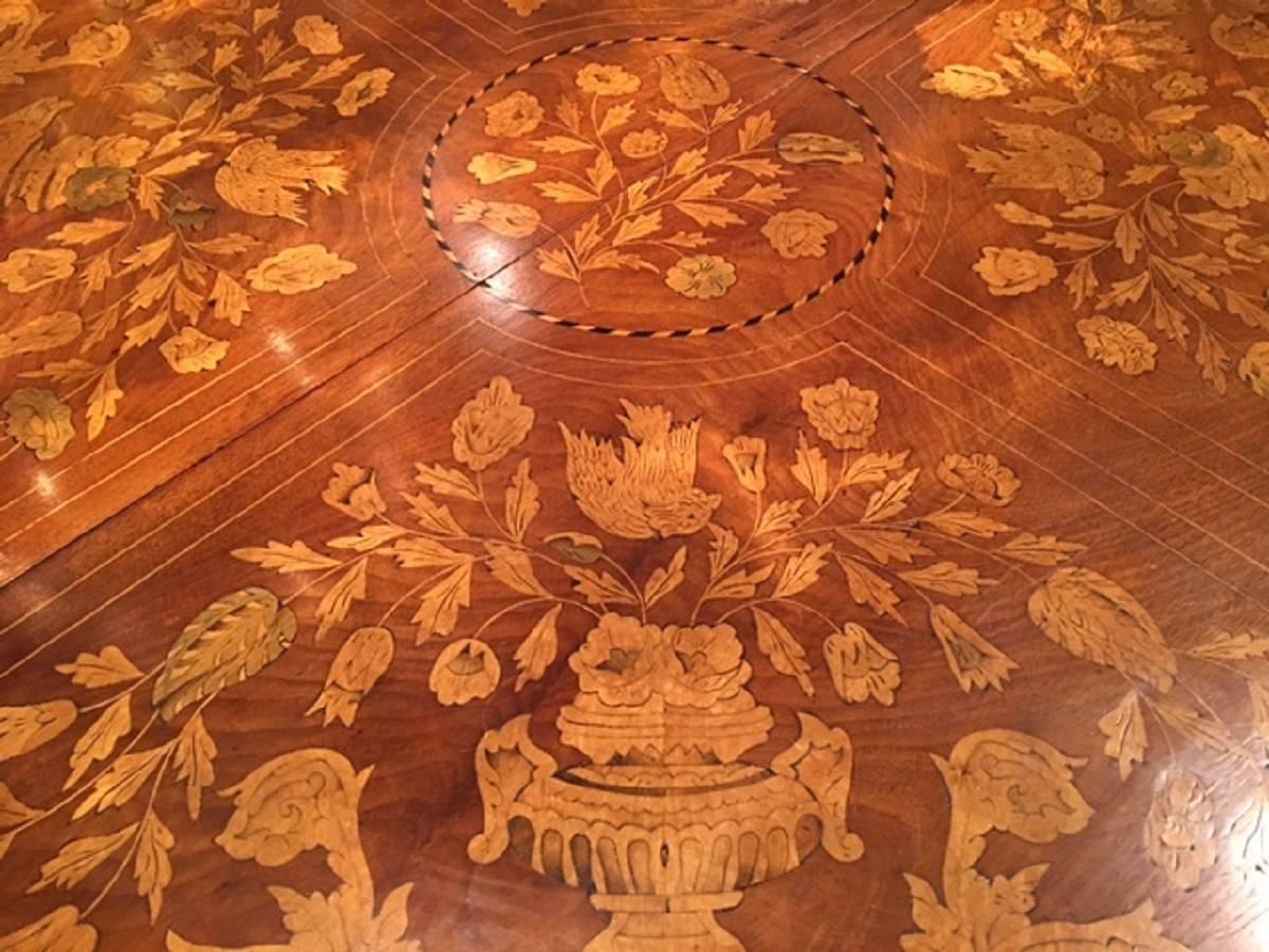 Dutch Round Marquetry Centre or Dining Table on a Pedestal, Mid-19th Century 5