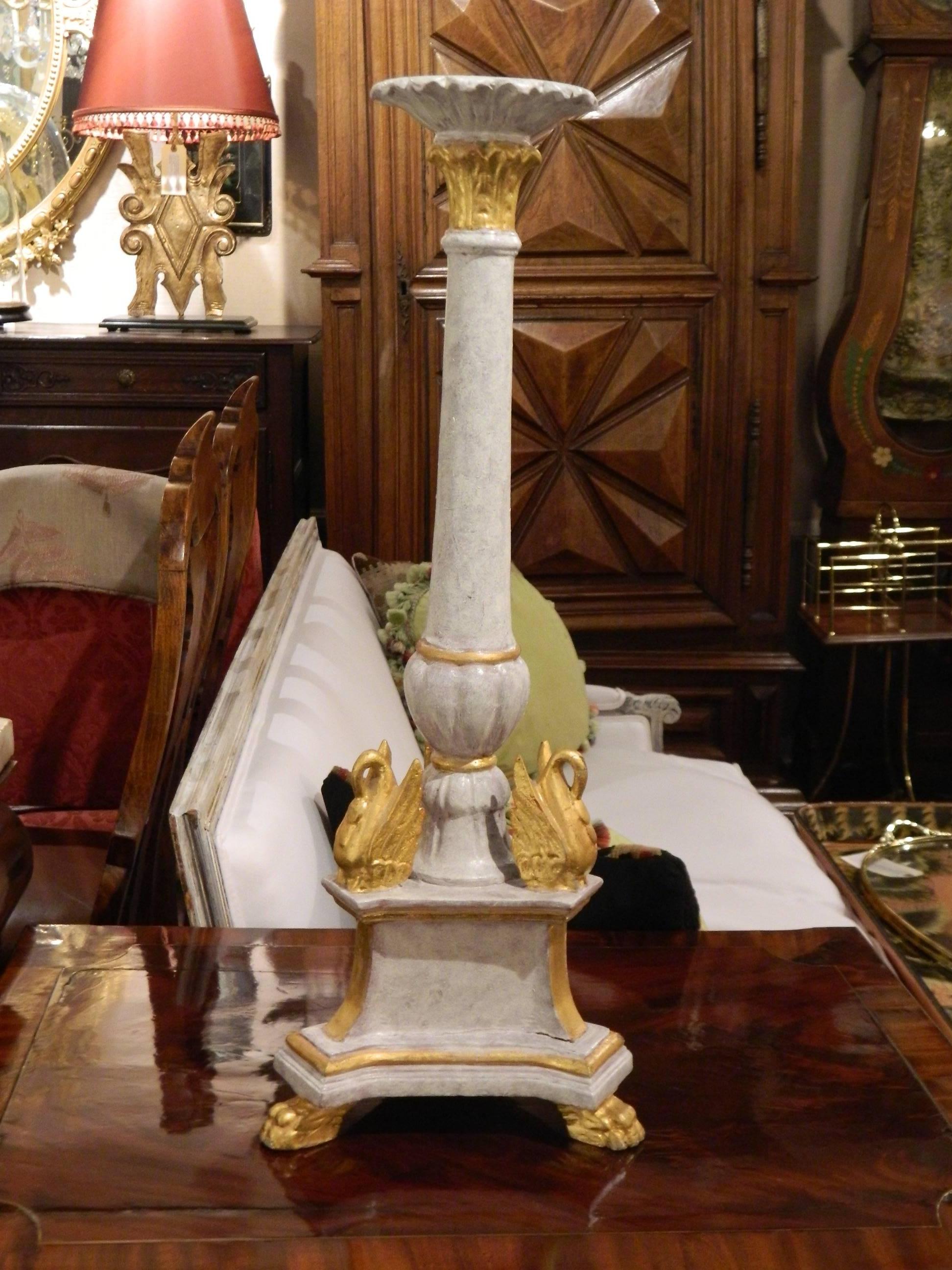 Louis XV Pair of Italian Painted Wood Candlesticks with Gilded Swans, Early 20th Century