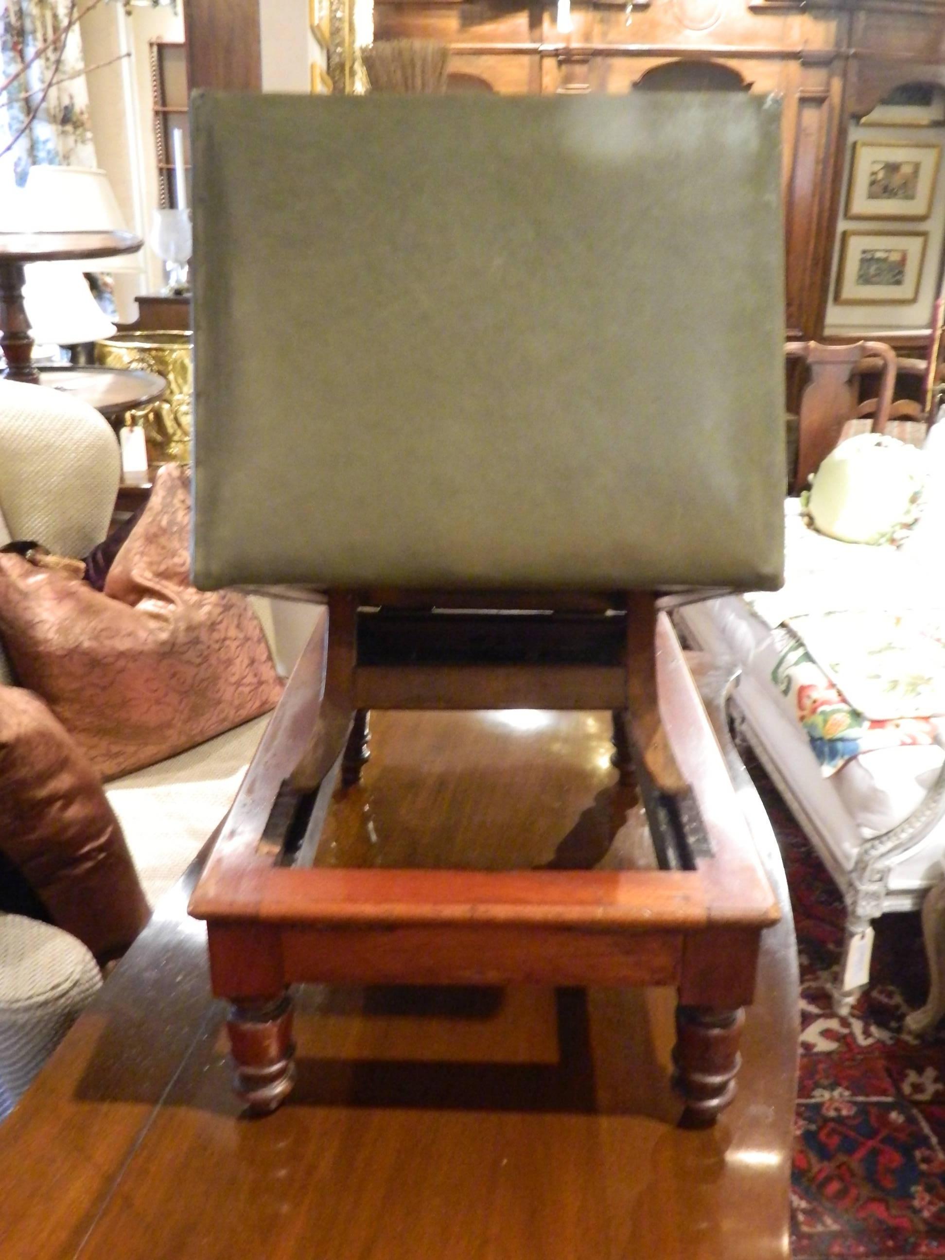 English Metamorphic Mahogany and Leather Upholstered Foot Stool, 19th Century In Excellent Condition In Savannah, GA