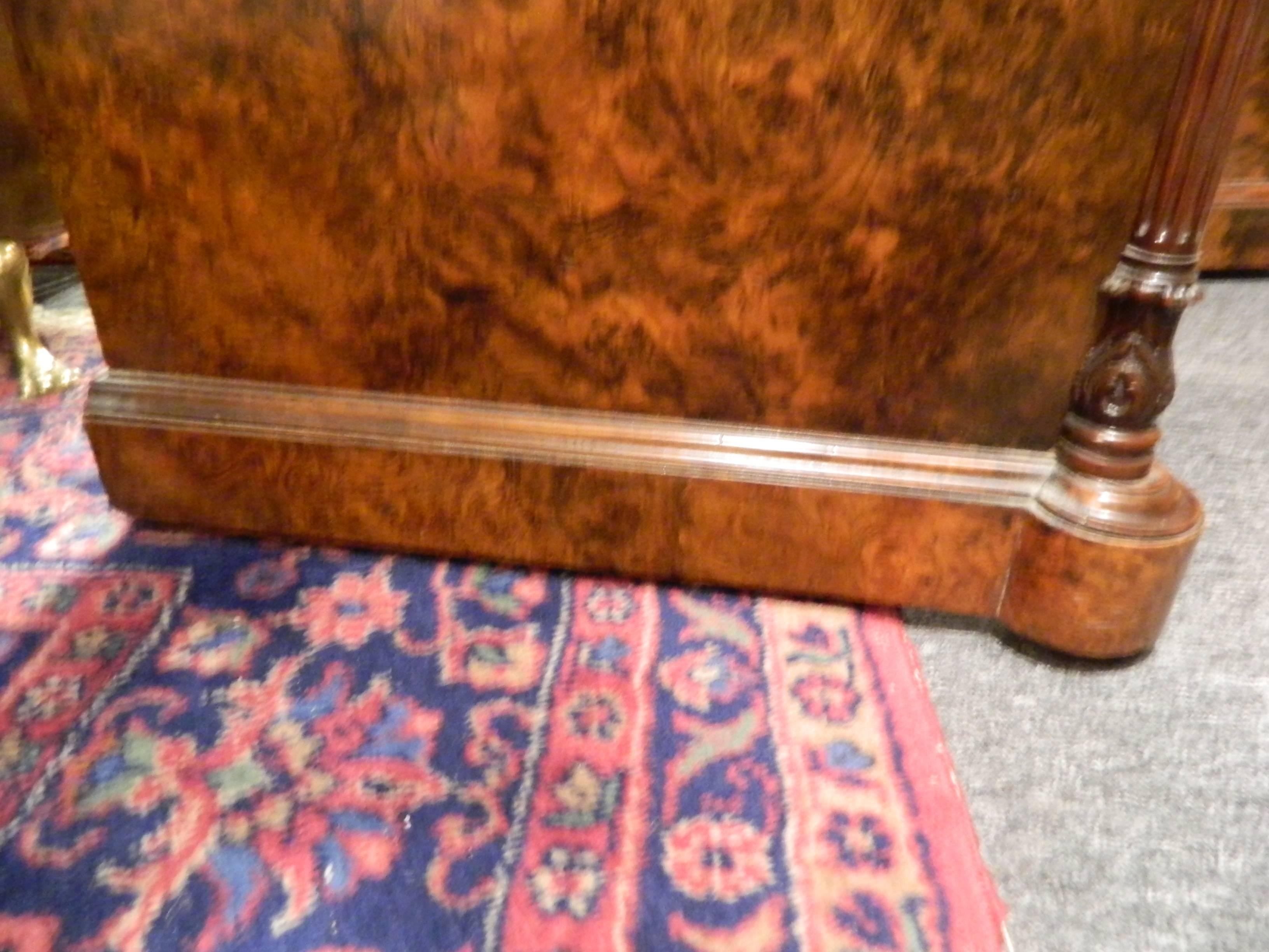 Pair of Burl Wood Nightstands on Casters, Early 20th Century 5