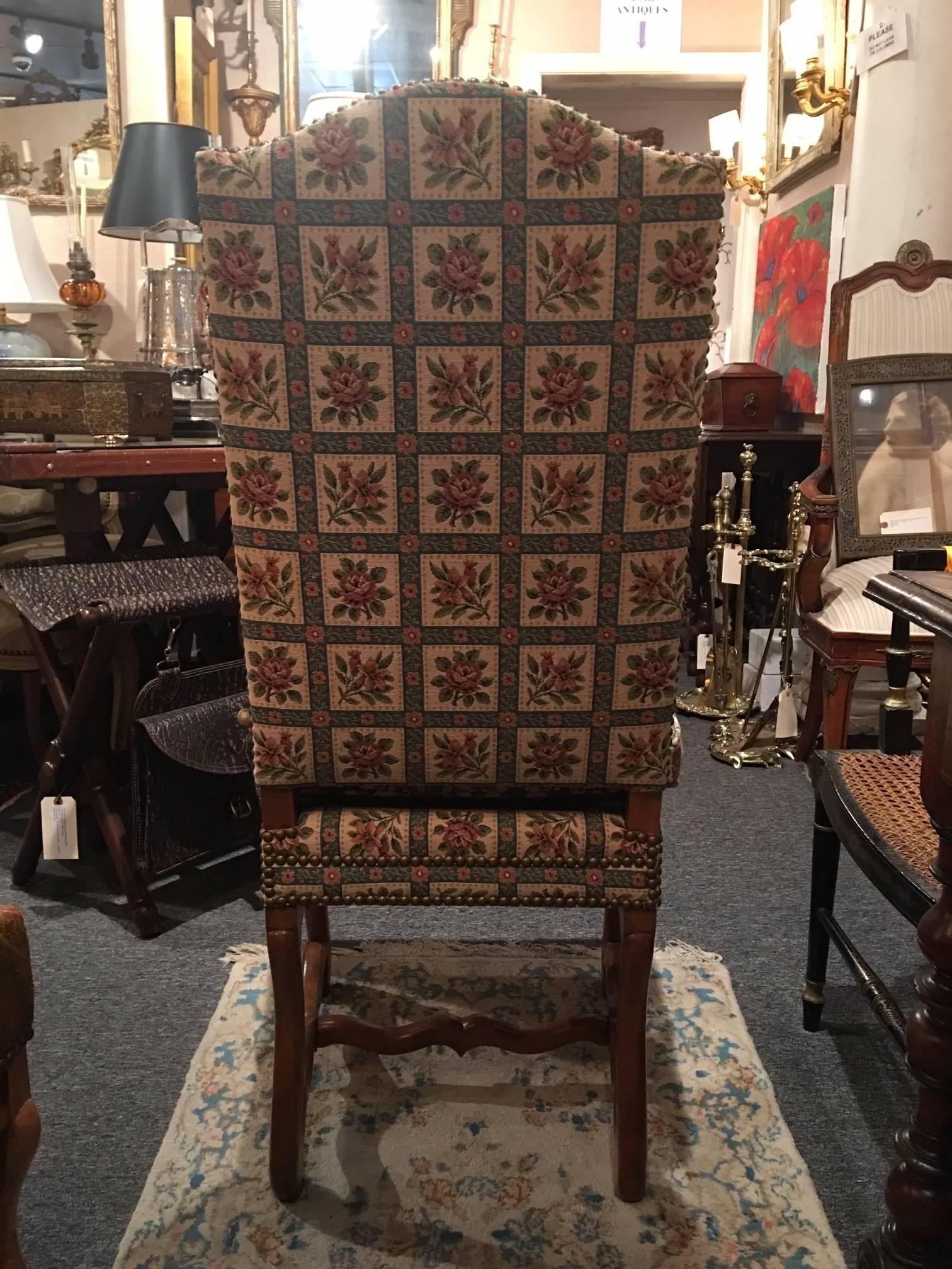 Set of Eight Italian Walnut and Upholstered Dining Chairs, 20th Century For Sale 2