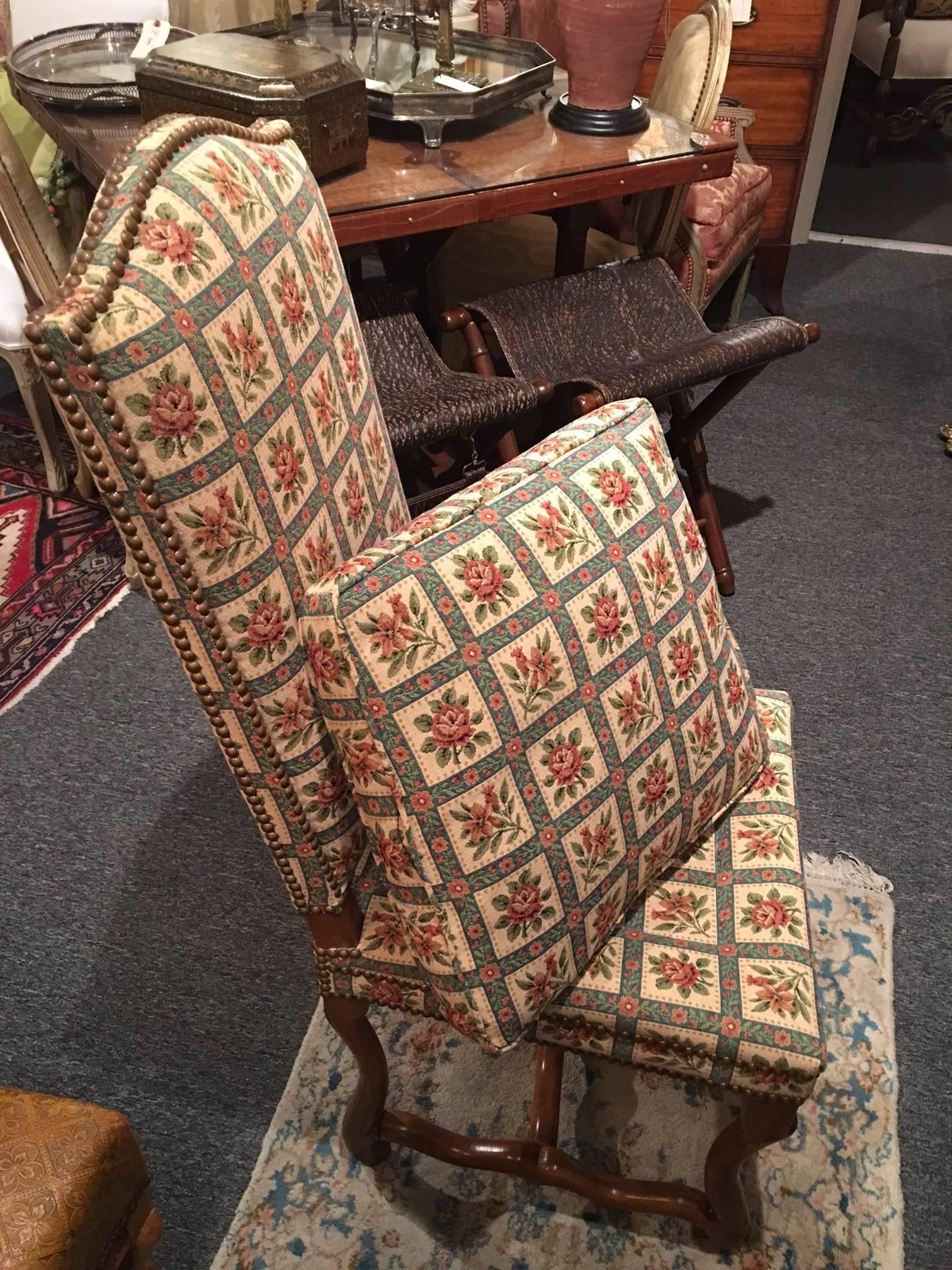 Set of Eight Italian Walnut and Upholstered Dining Chairs, 20th Century For Sale 5