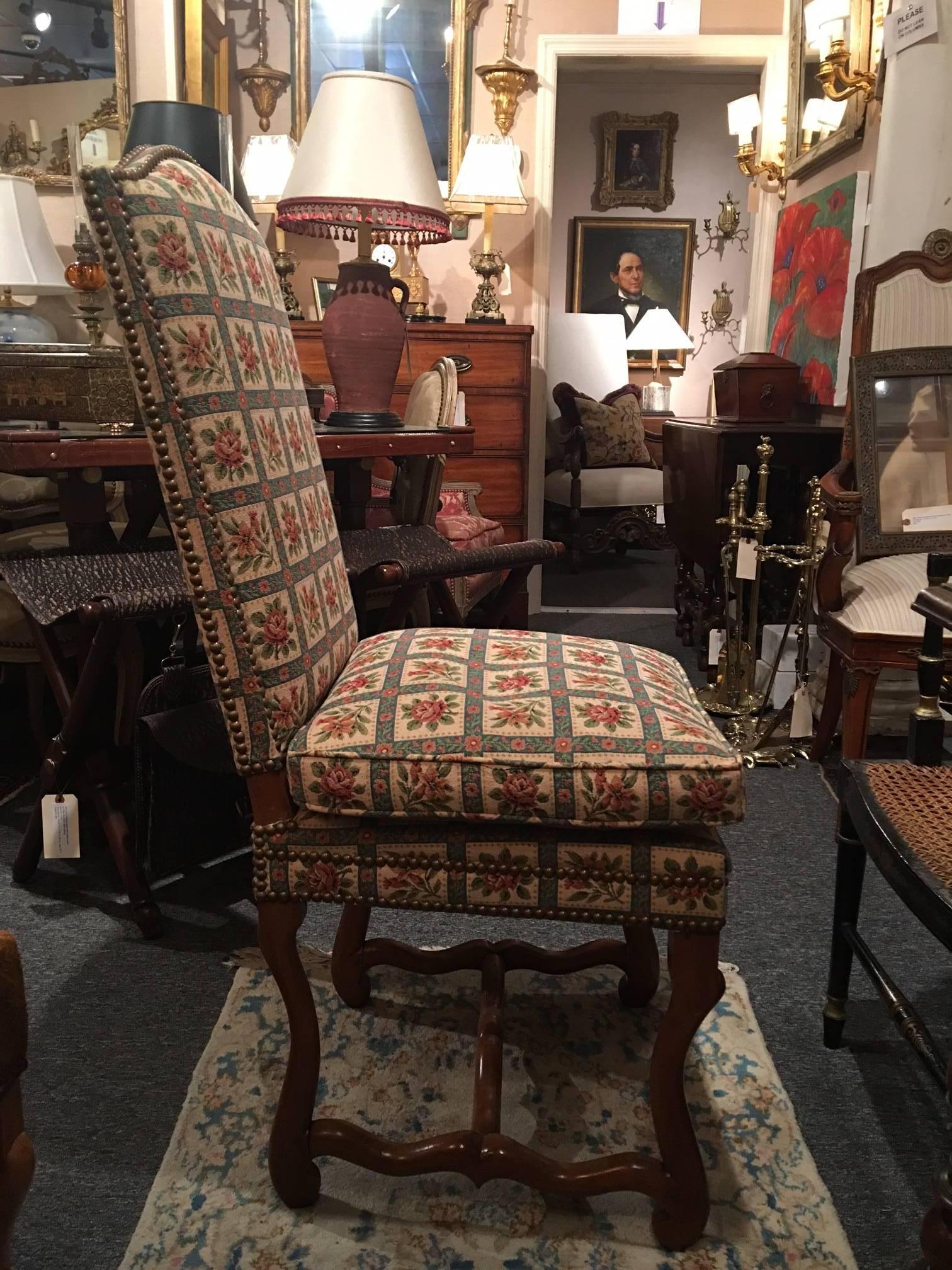 Set of Eight Italian Walnut and Upholstered Dining Chairs, 20th Century For Sale 6