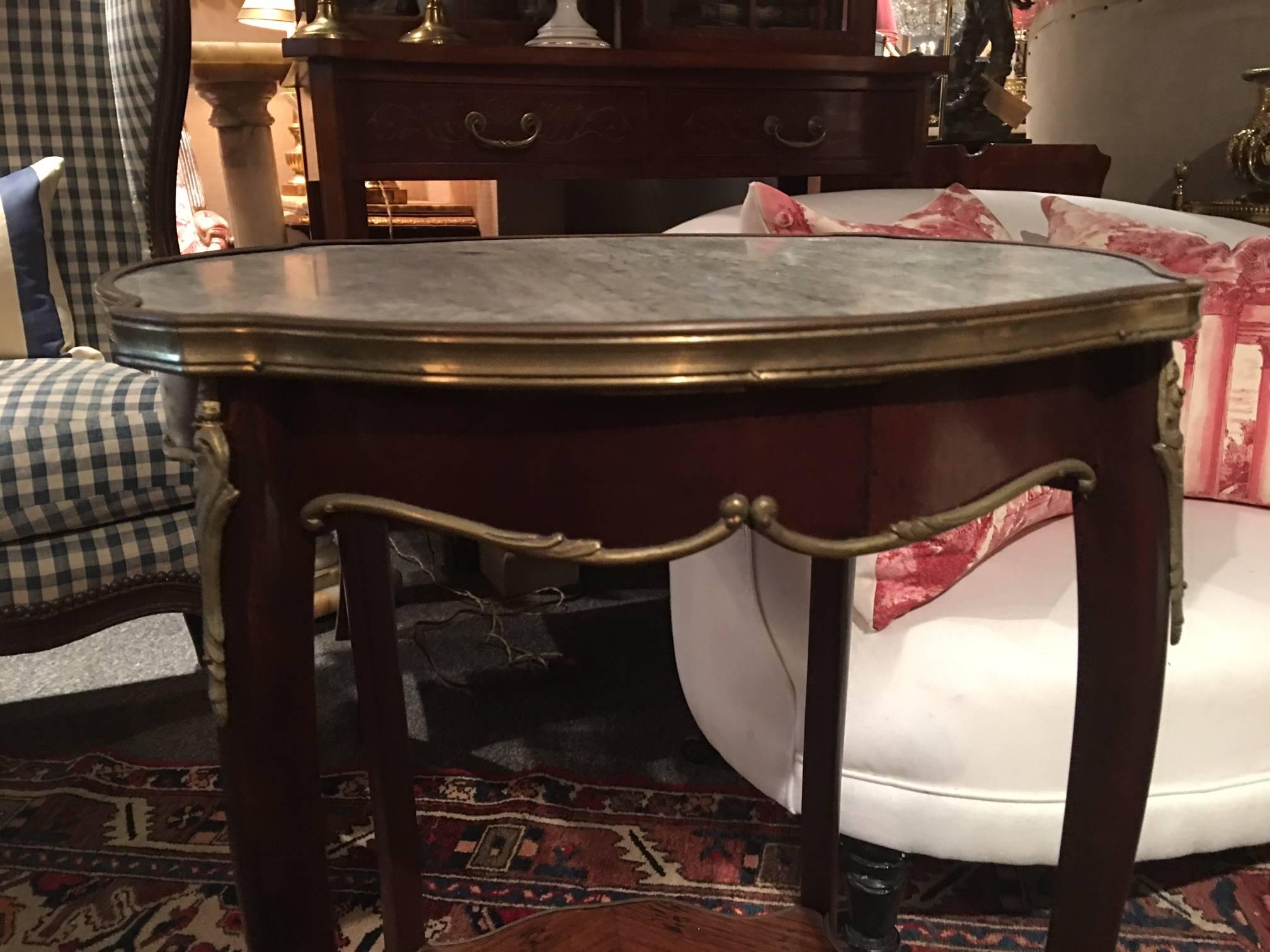 Louis XV Style Gilt and Marble-Top Gueridon or Side Table, Early 20th Century 4