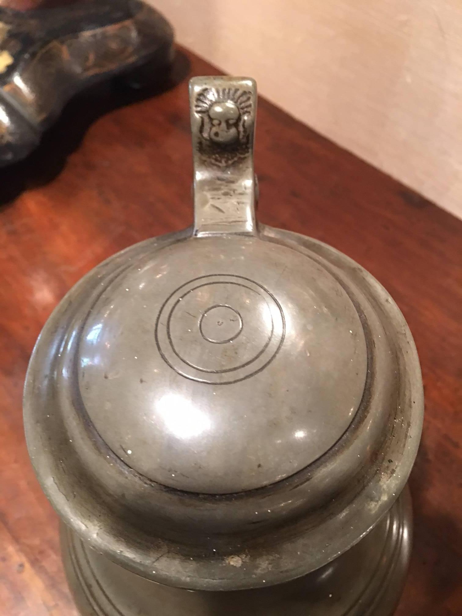 English pewter flagon or tankard, 18th century.