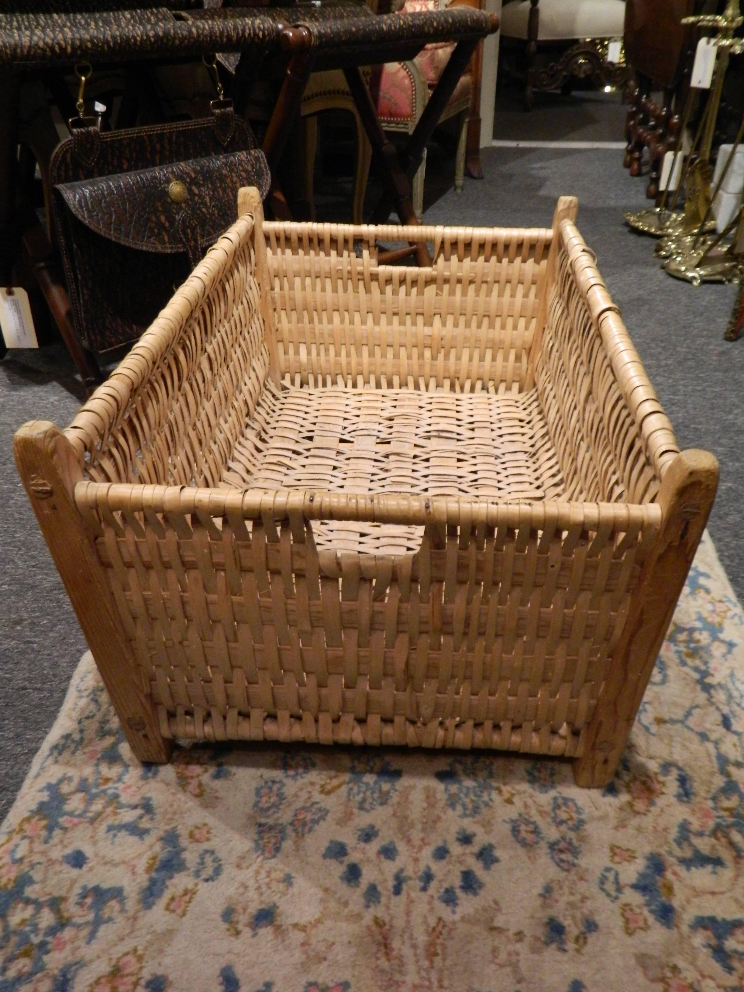 French Rectangular Laundry Basket, Late 19th Century In Good Condition In Savannah, GA