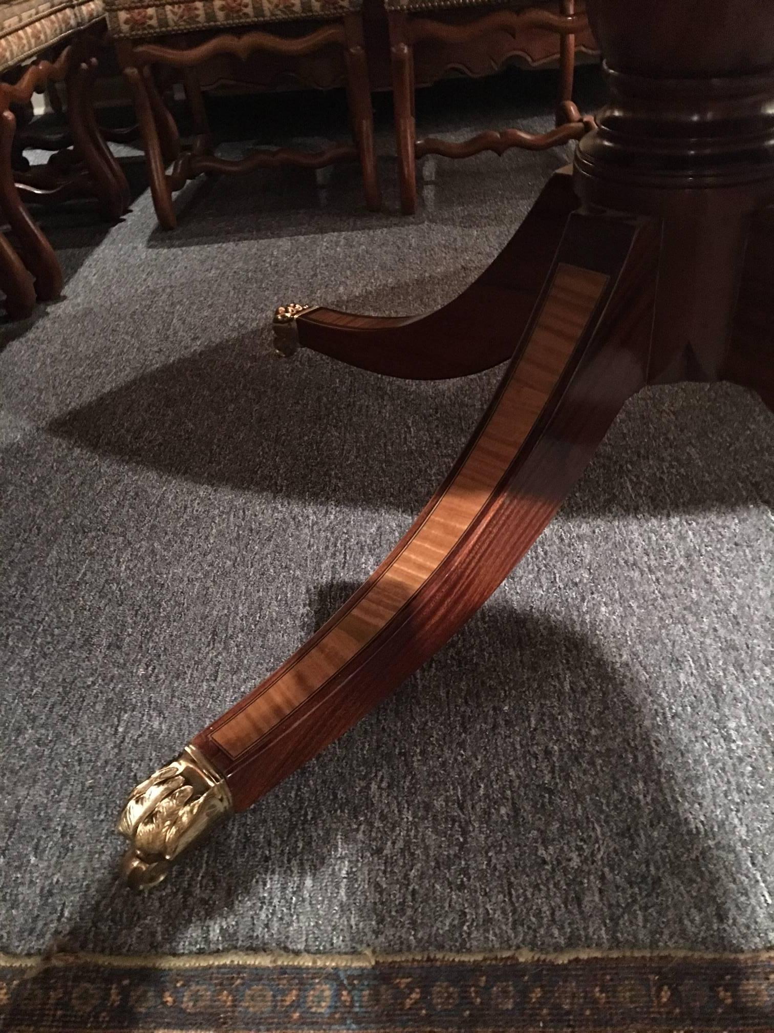 English Mahogany Round Dining Table with Inlaid Decoration, 20th Century 2