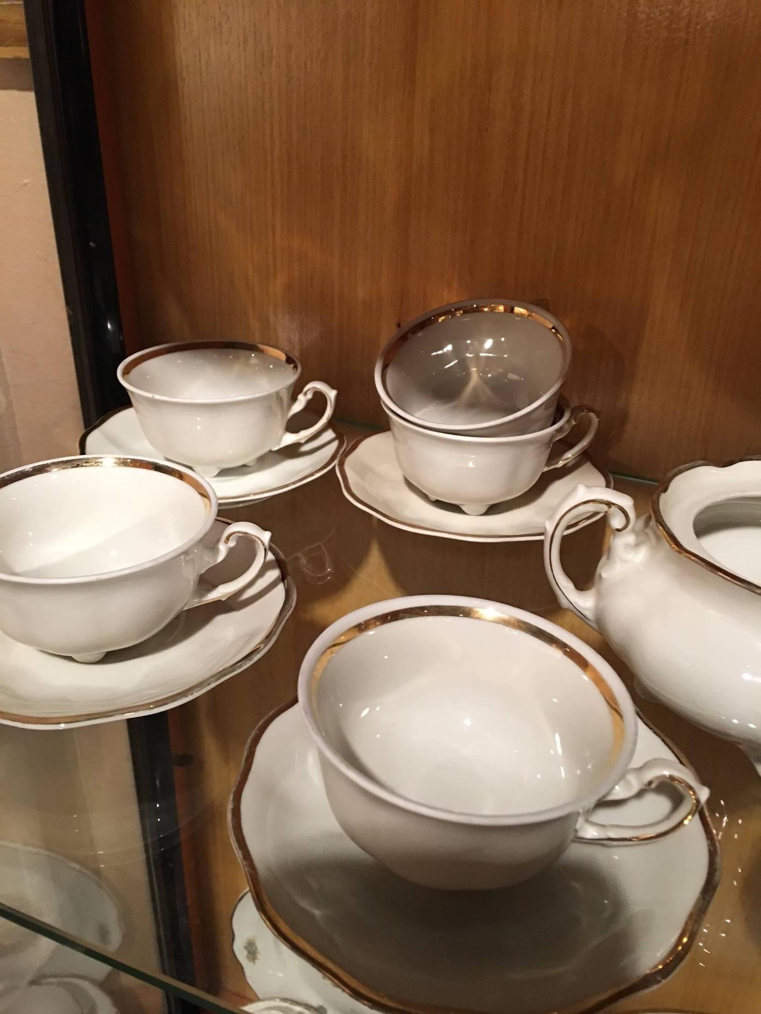 German Veritable Porcelaine Sofafils Porcelain Tea Set, Early 20th Century  In Excellent Condition In Savannah, GA