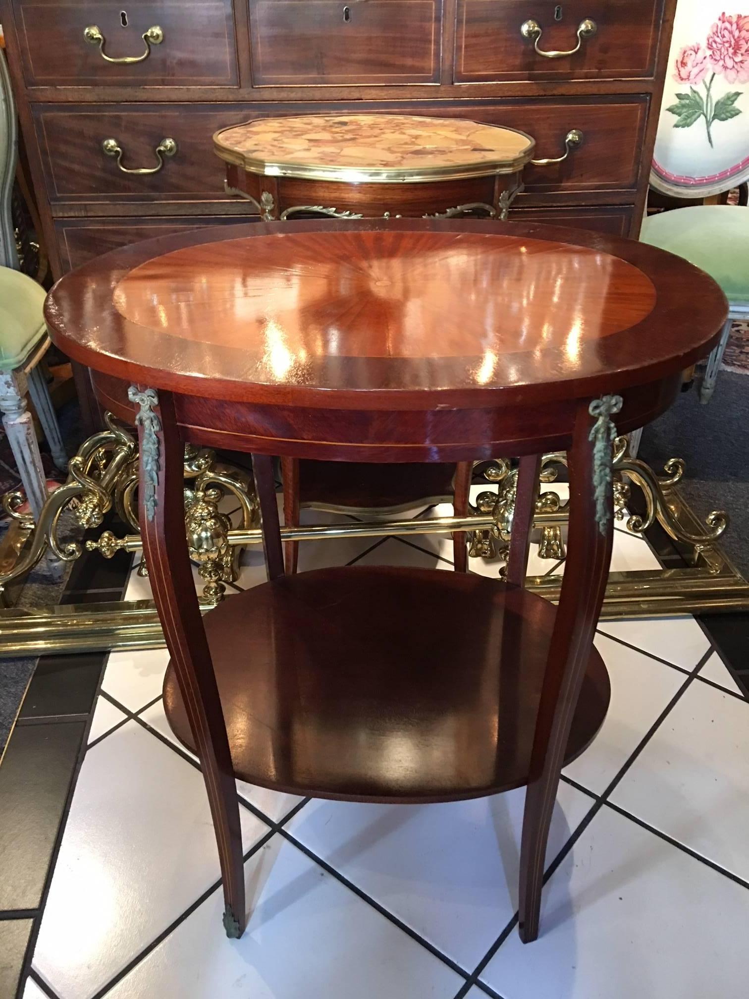 English Bronze‑Mounted and Satinwood Inlaid Mahogany Side Table, 19th Century In Good Condition For Sale In Savannah, GA