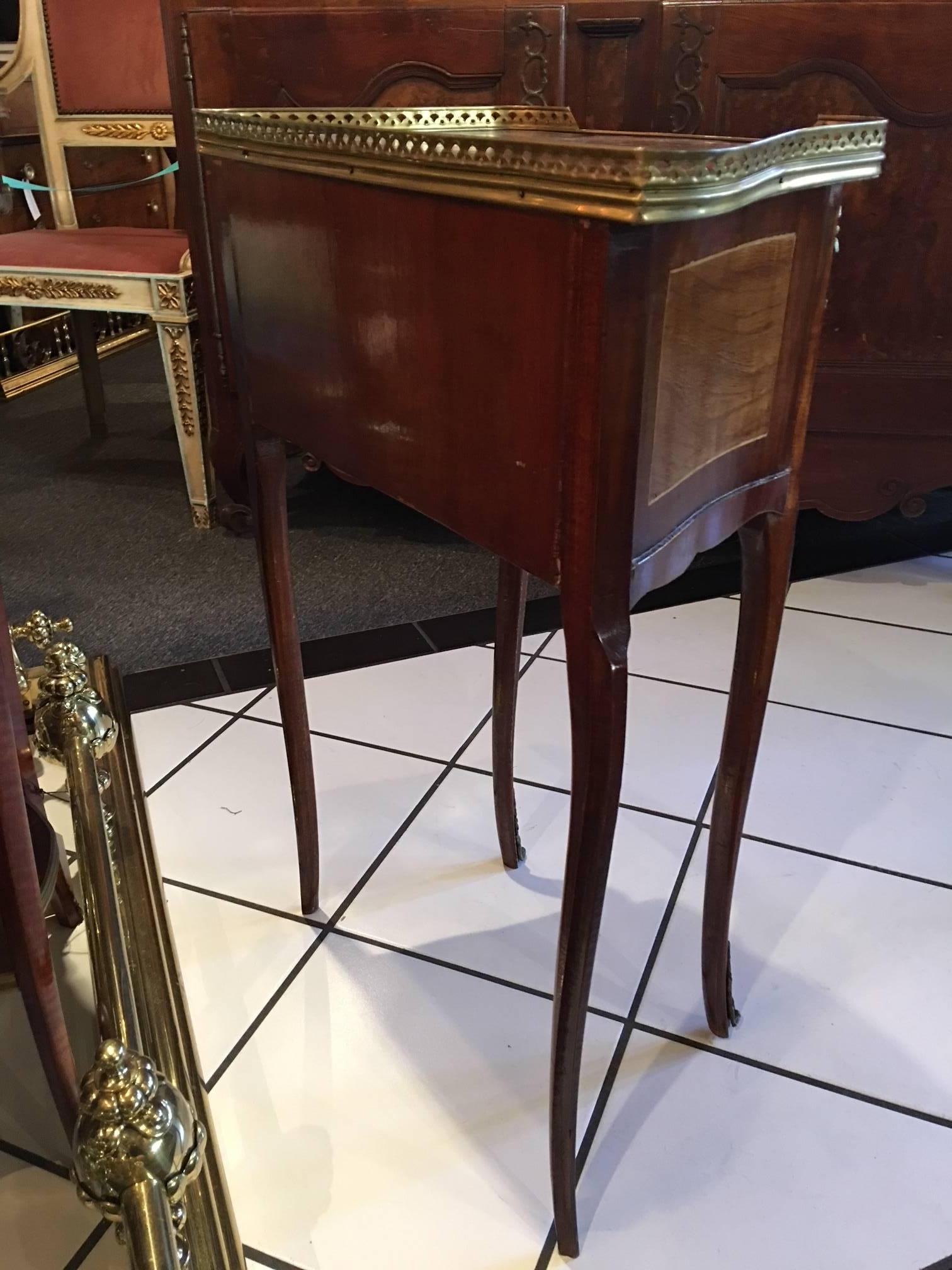 Louis XV Style Inlaid Mahogany and Burl Wood Side Table, Late 19th Century In Good Condition In Savannah, GA