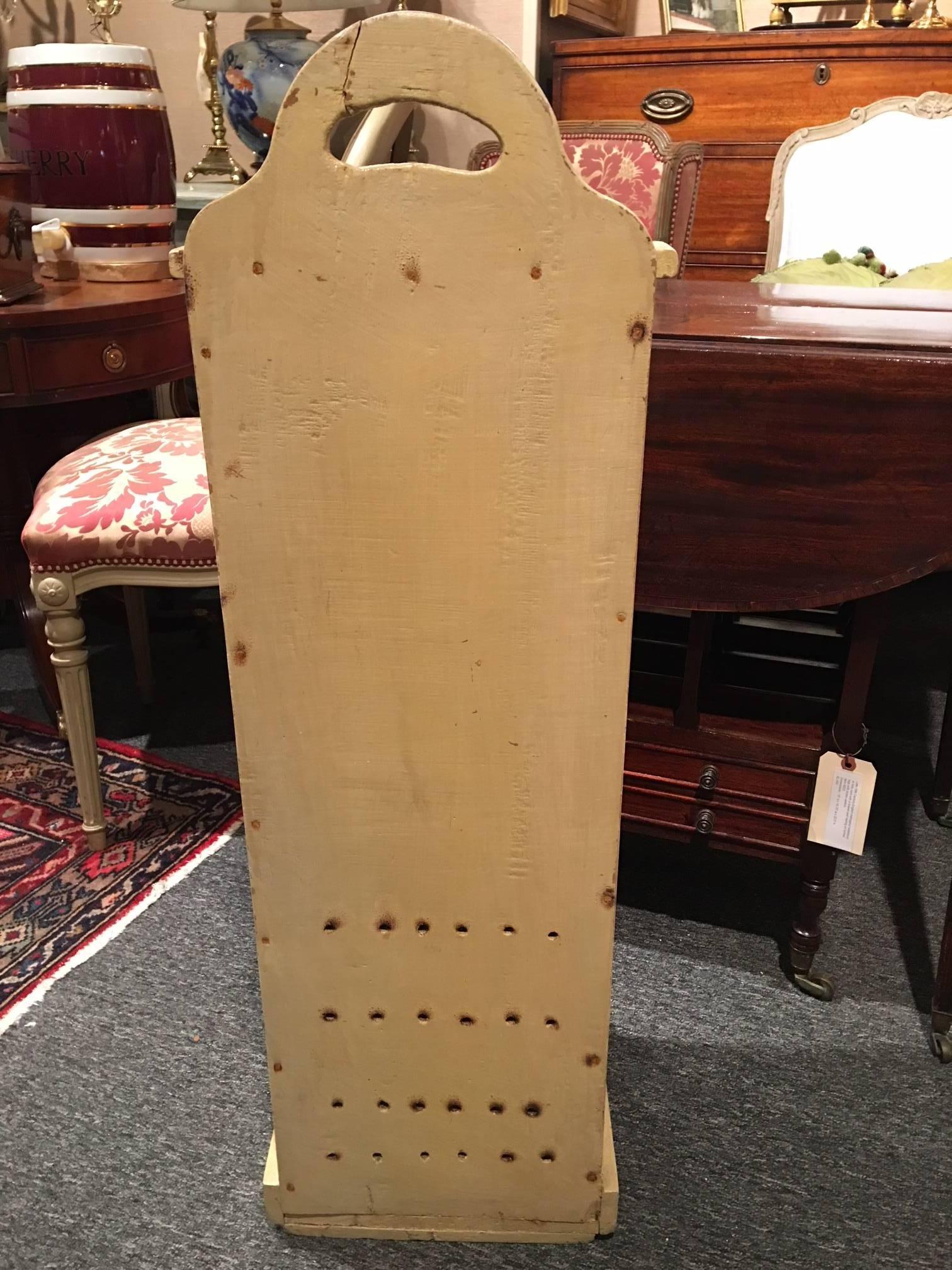 Hand-Painted French Bread or Baguette Box, Late 19th Century In Excellent Condition In Savannah, GA