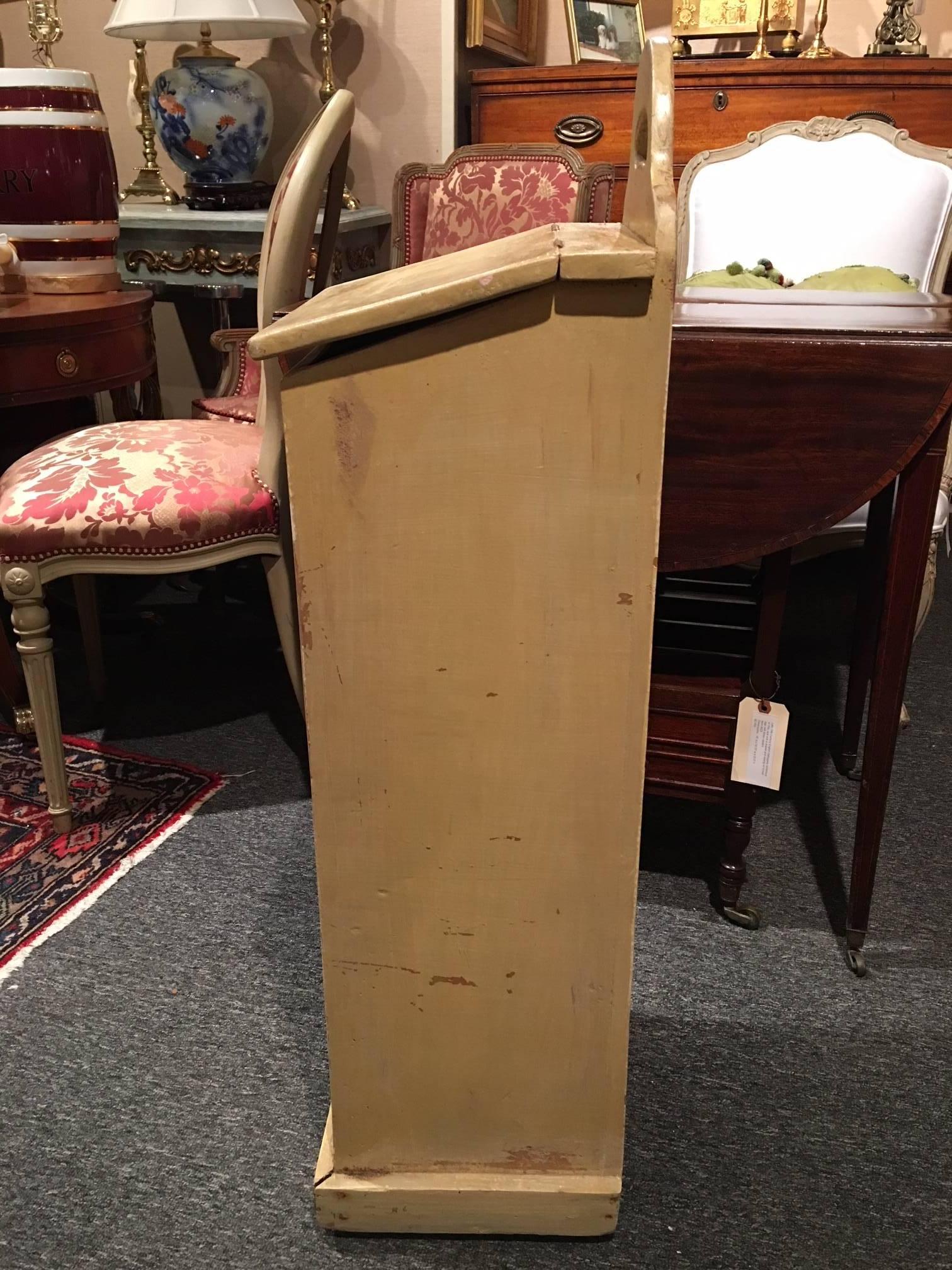 Hand-Painted French Bread or Baguette Box, Late 19th Century 1