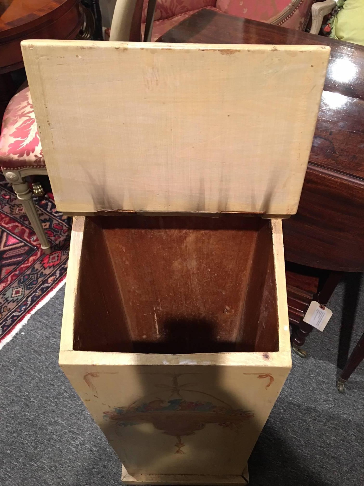 Hand-Painted French Bread or Baguette Box, Late 19th Century 2