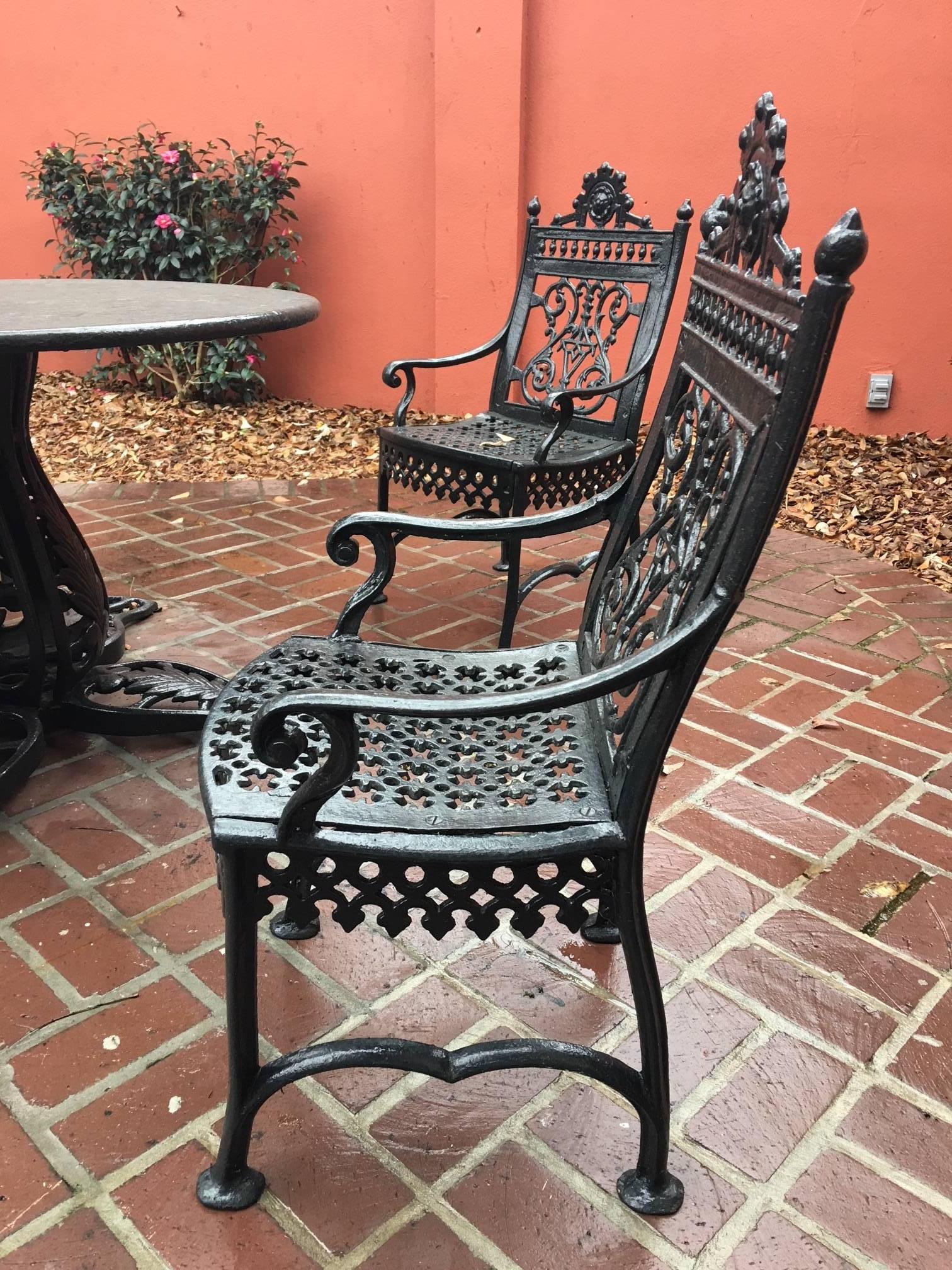 Five-Piece Cast Iron Patio Set, Jacobs Mfg. Co. Alabama, circa 1940 In Excellent Condition In Savannah, GA