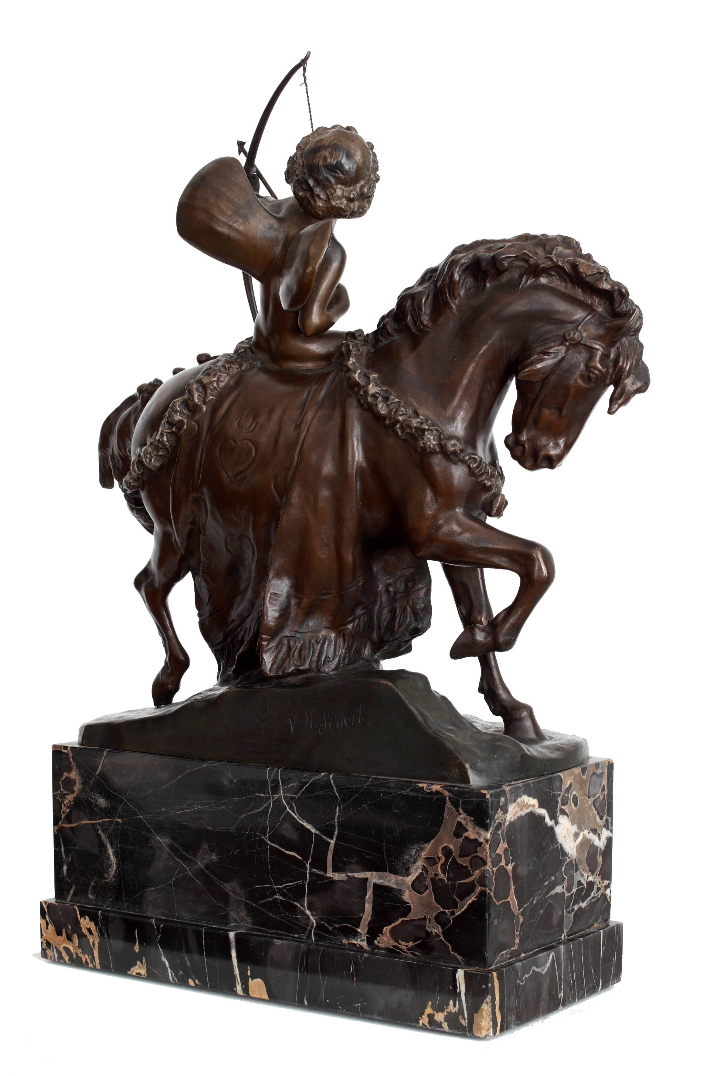 Horseback Riding Amor Armed with a Bow and Aiming his Arrow  In Good Condition For Sale In Brussels & Antwerp, BE