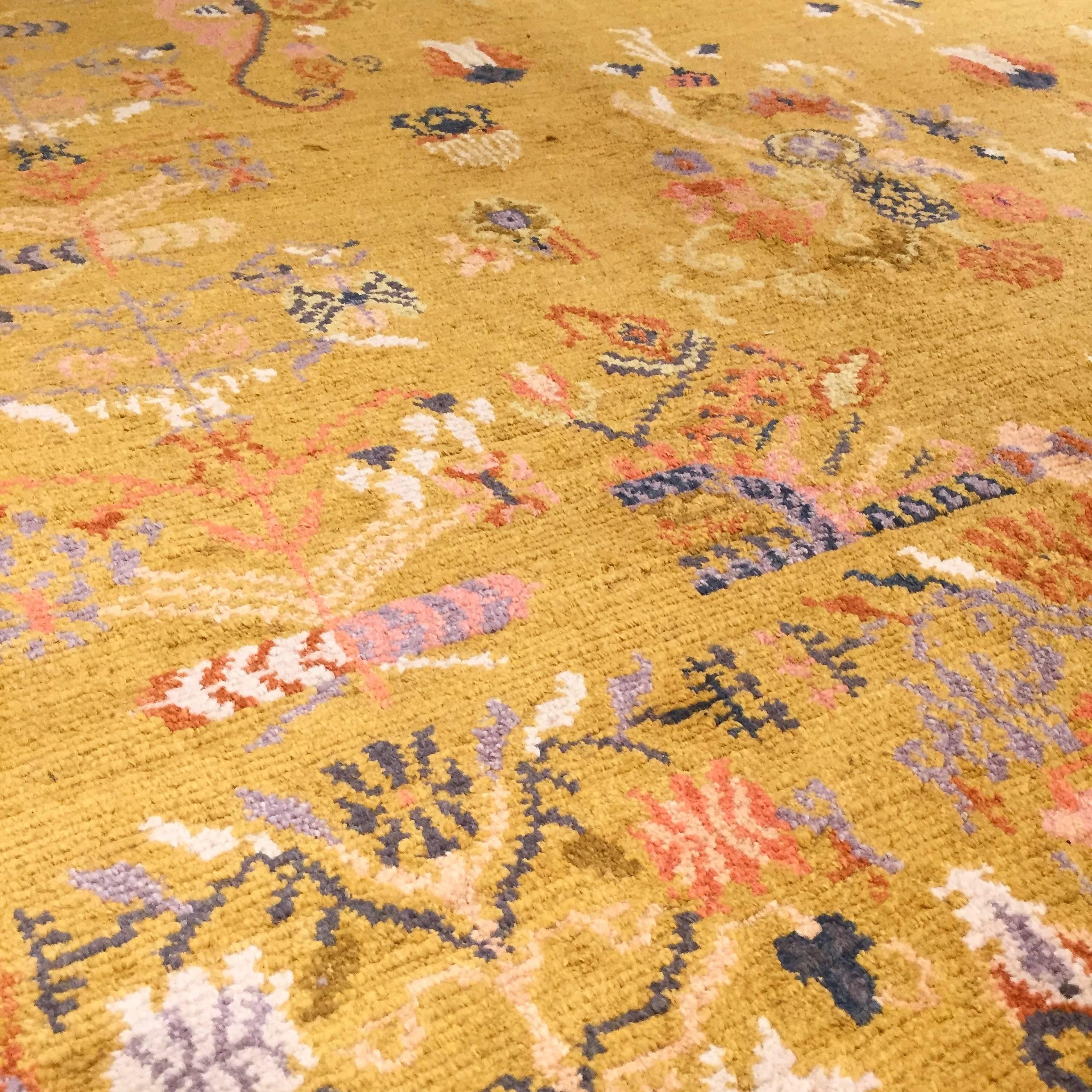 Hand-knotted rug in Himalayan vegetal dyed wool, GoodWeave certified.