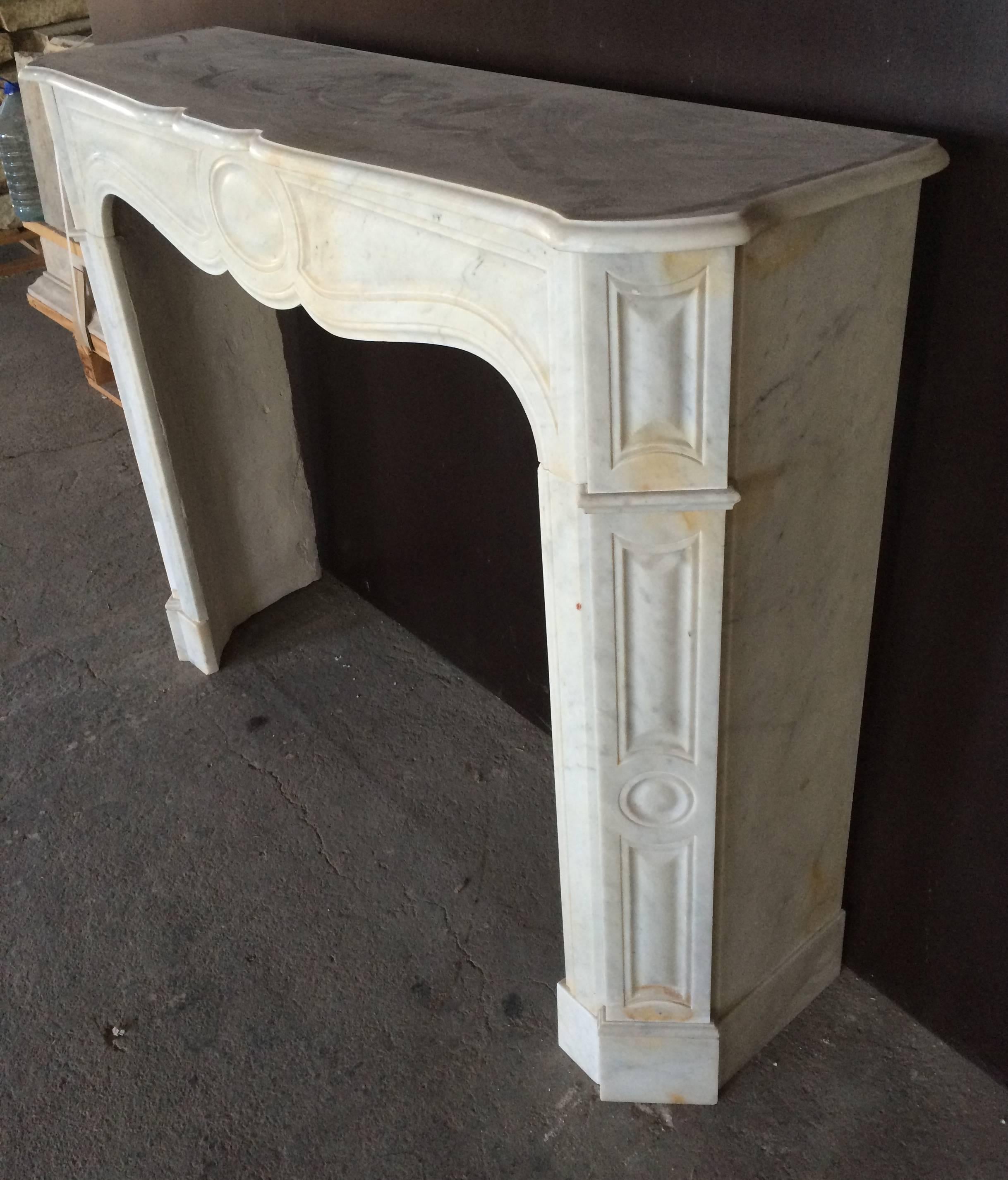 Hand-Carved French Antique White Marble Fireplace Louis XV Style 19th Century, Paris, France For Sale