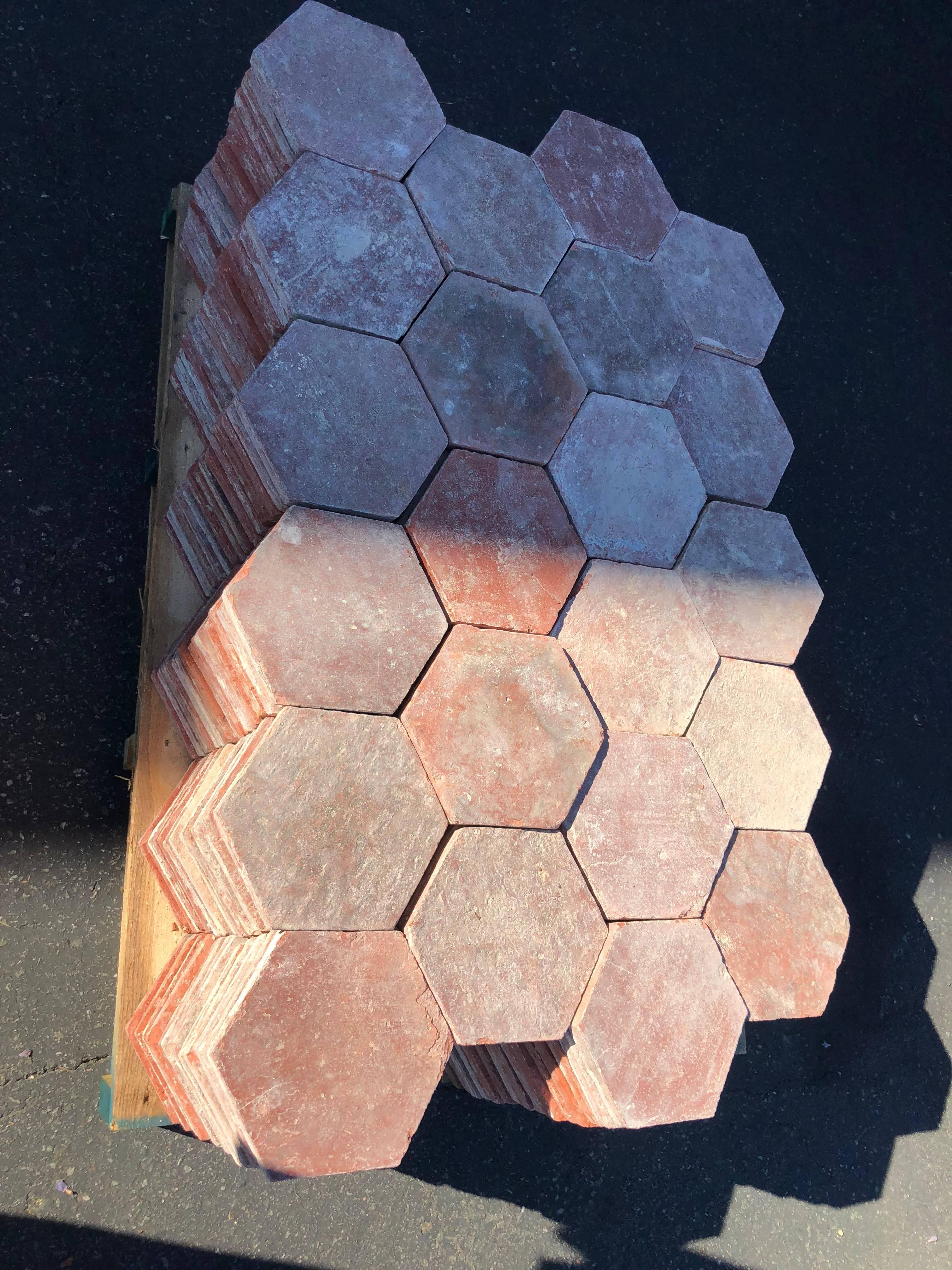 Original and authentic French antique flooring terracotta 18th century from France.
Excellent quality, original patina from past centuries.
Hexagonal, square and pare-feuilles pattern available right now from our Los Angeles warehouse. Sold by